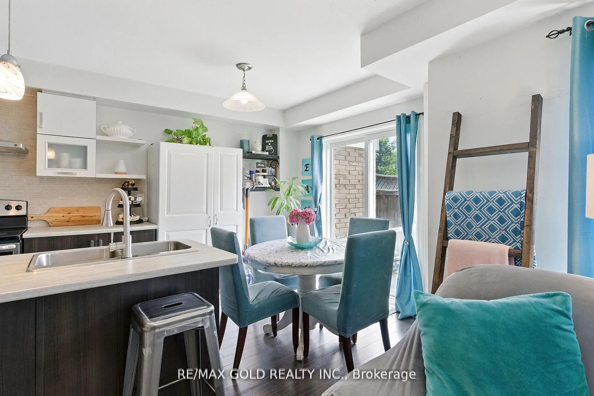Photo 8 of 8541 Nightshade Street, Niagara Falls, Brown — HOMEH