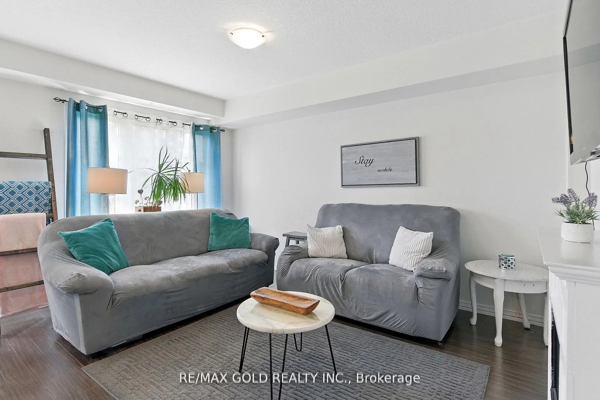 Photo 9 of 8541 Nightshade Street, Niagara Falls, Brown — HOMEH