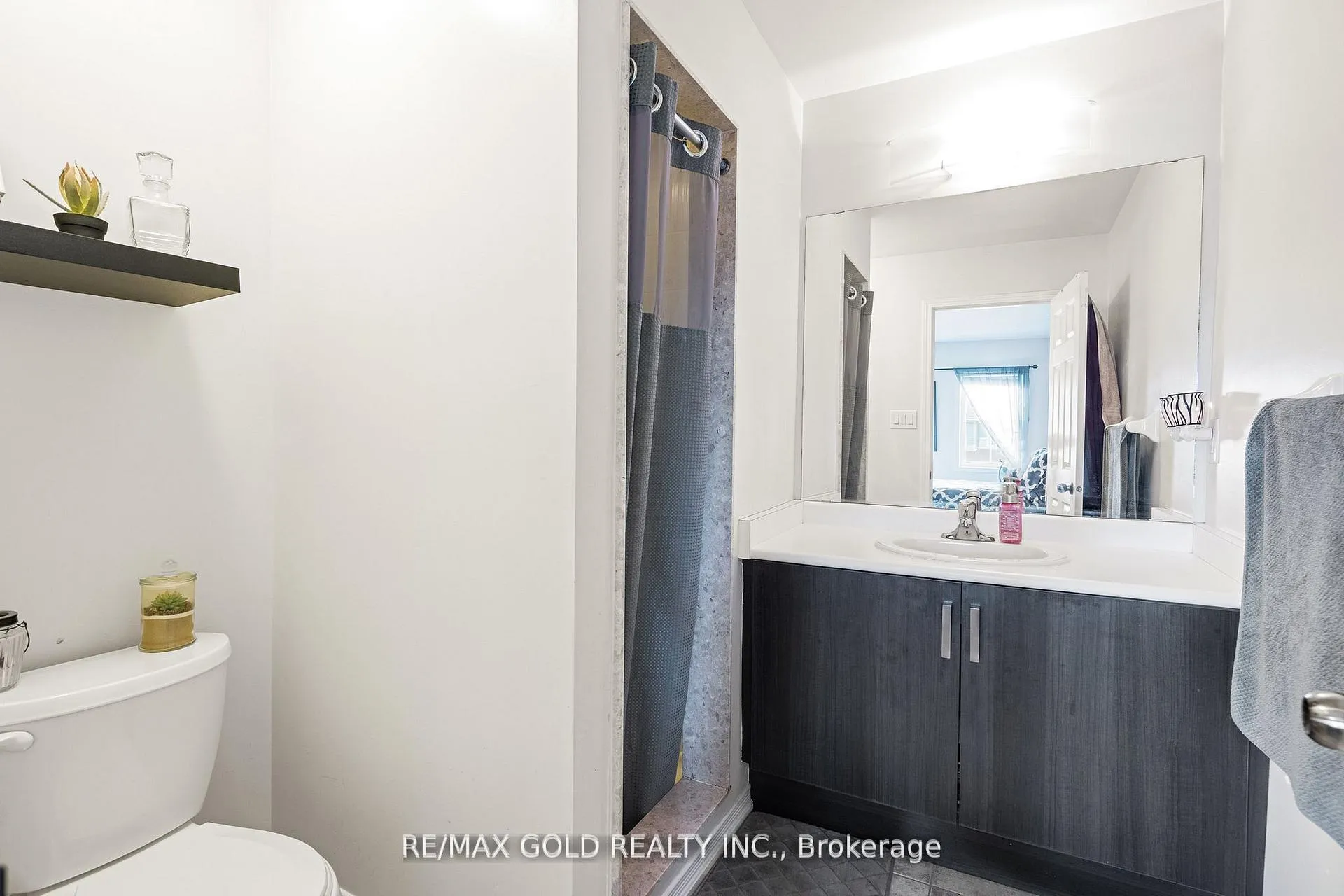Photo 16 of 8541 Nightshade Street, Niagara Falls, Brown — HOMEH
