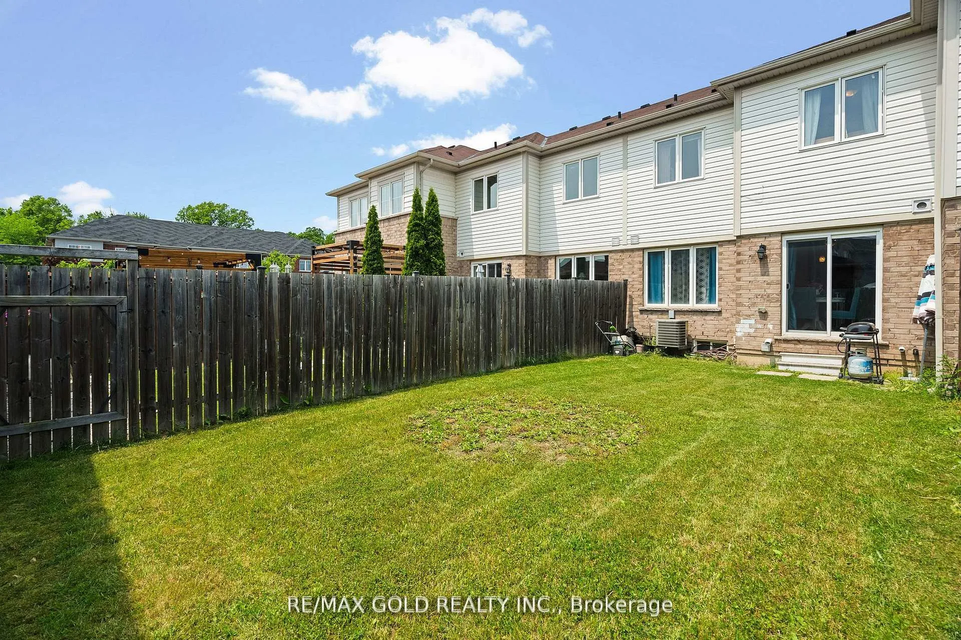 Photo 25 of 8541 Nightshade Street, Niagara Falls, Brown — HOMEH