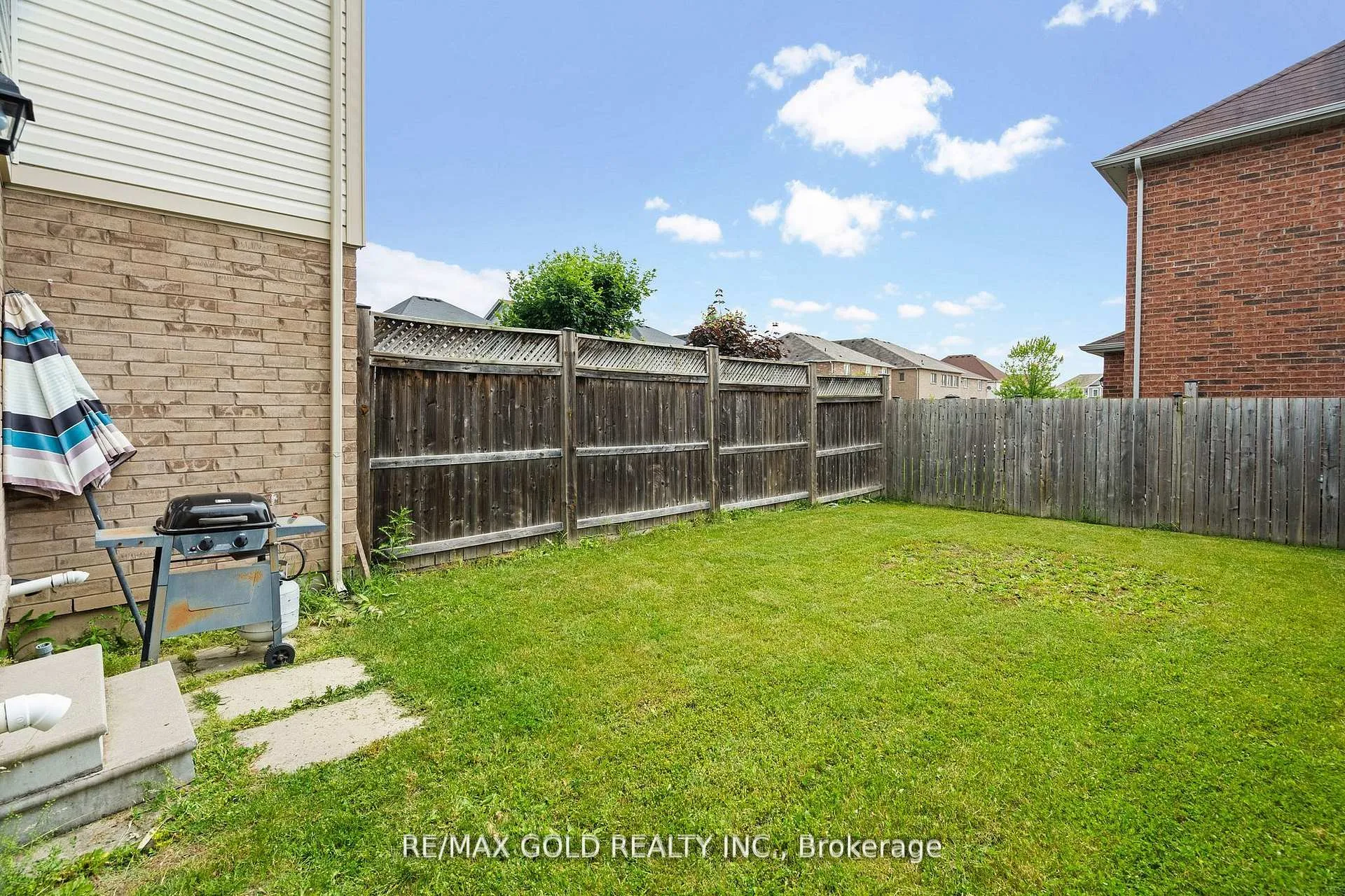 Photo 26 of 8541 Nightshade Street, Niagara Falls, Brown — HOMEH