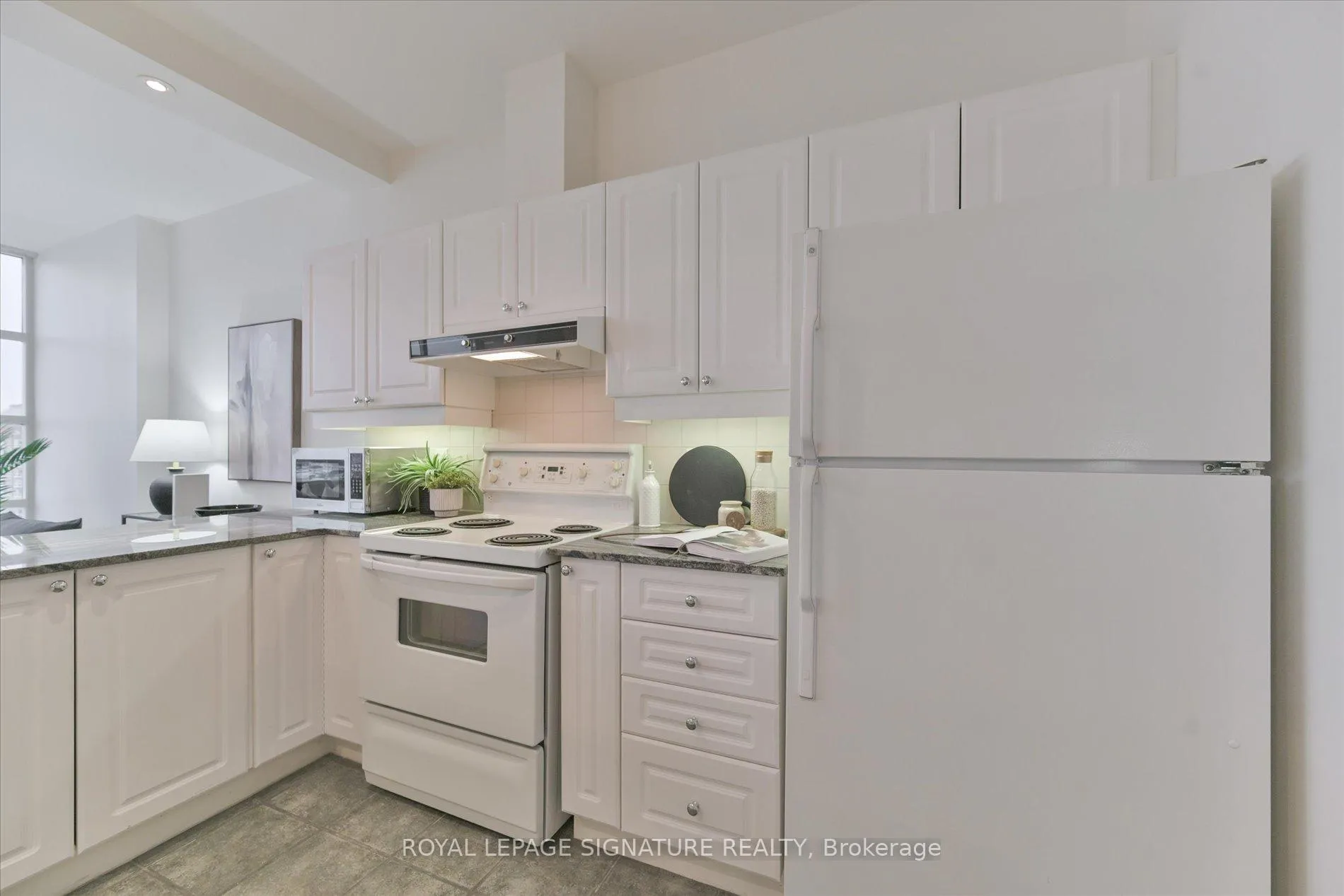 Photo 14 of Unit 709, 1 Leaside Park Drive, Toronto, Thorncliffe Park — HOMEH