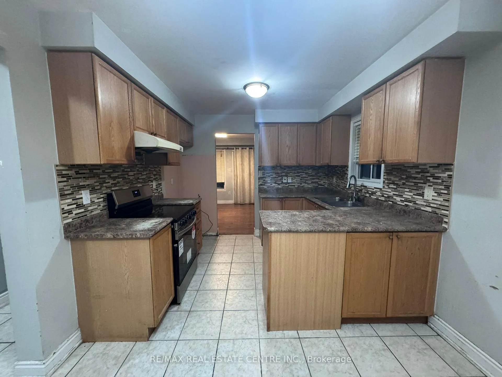 Photo 2 of 23 Lonestar Crescent, Brampton, Fletcher's Meadow — HOMEH