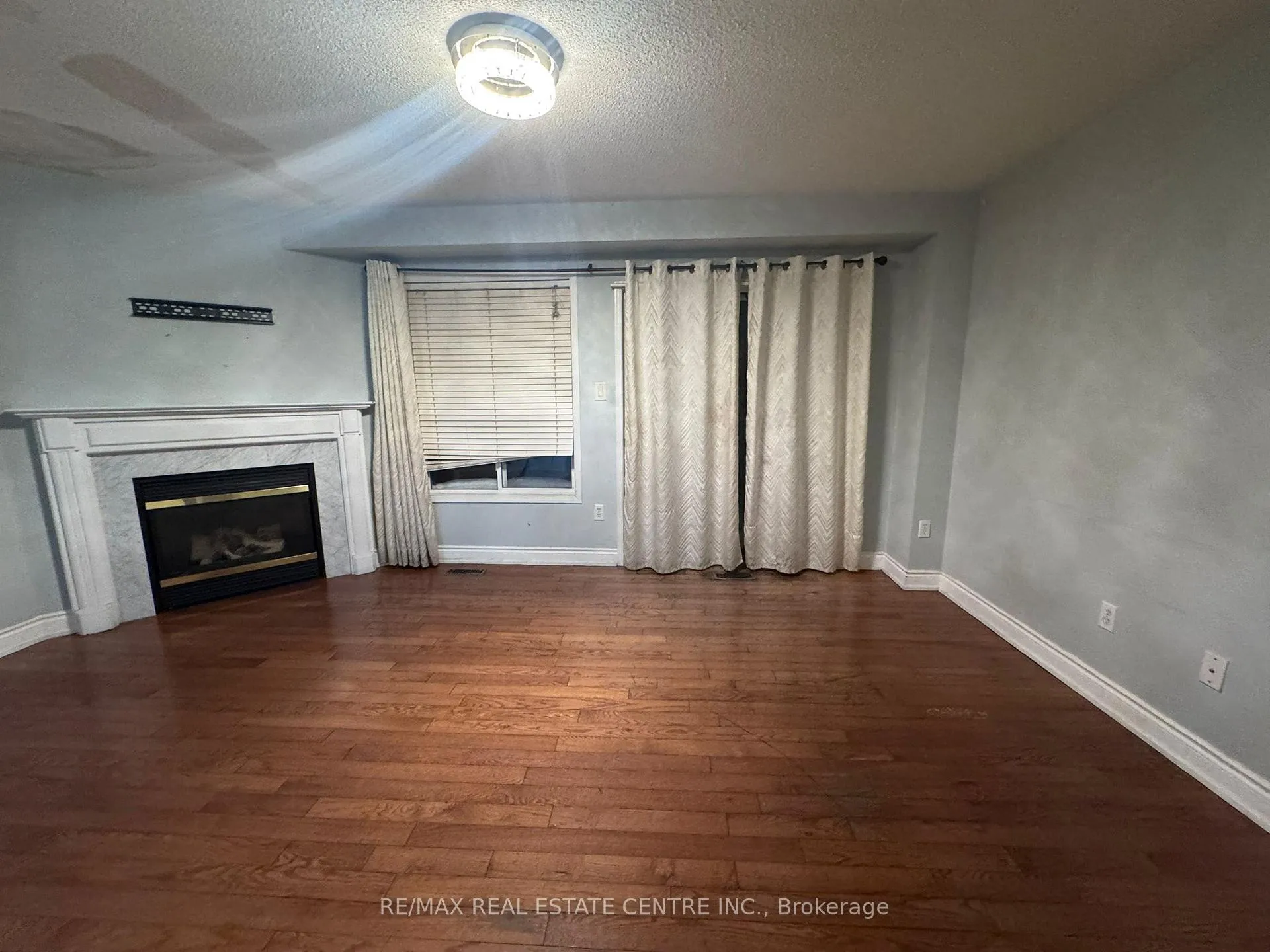 Photo 5 of 23 Lonestar Crescent, Brampton, Fletcher's Meadow — HOMEH