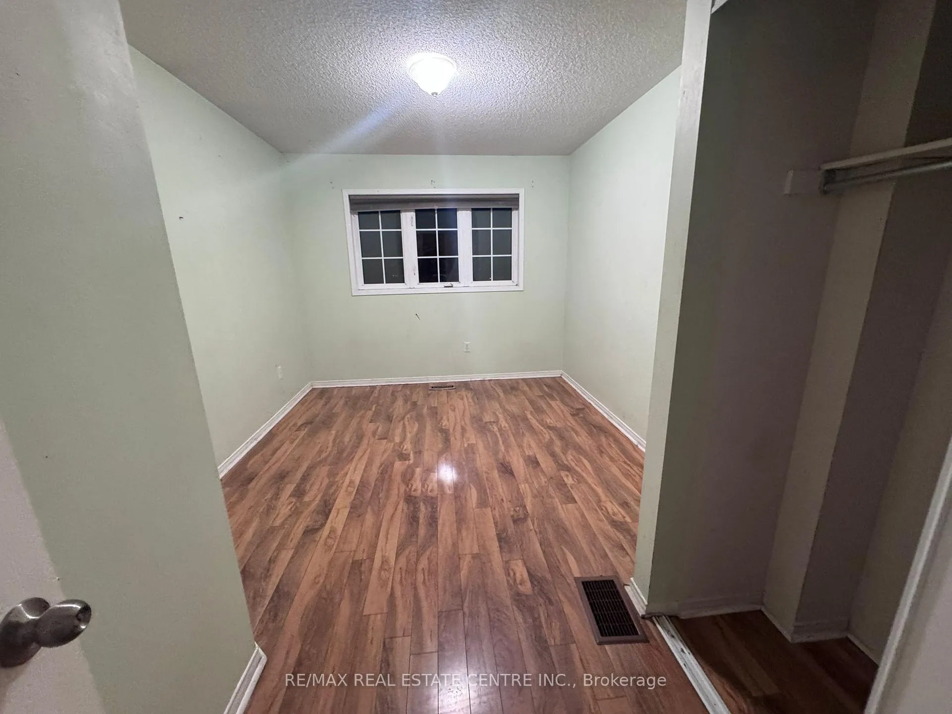 Photo 8 of 23 Lonestar Crescent, Brampton, Fletcher's Meadow — HOMEH
