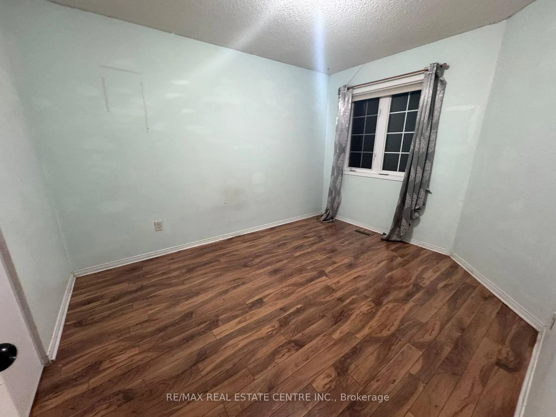 Photo 9 of 23 Lonestar Crescent, Brampton, Fletcher's Meadow — HOMEH