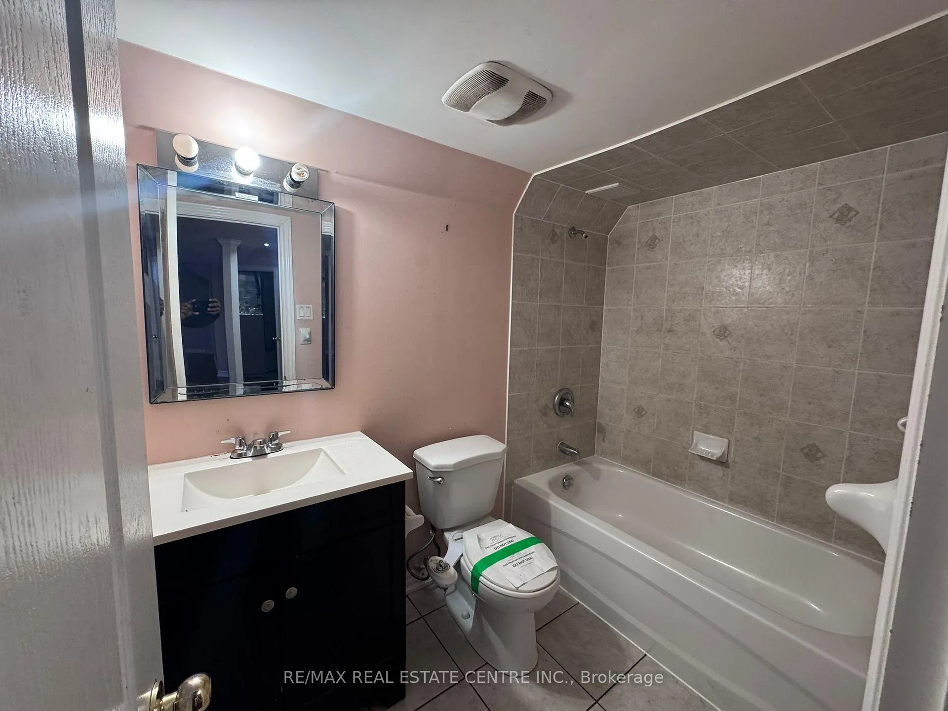 Photo 14 of 23 Lonestar Crescent, Brampton, Fletcher's Meadow — HOMEH