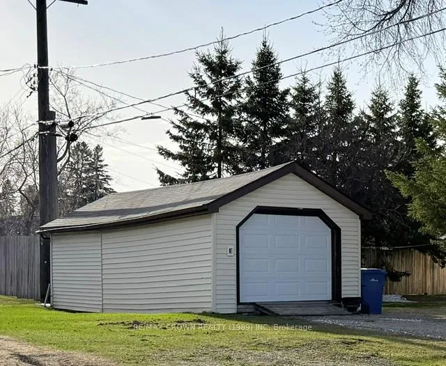Photo 6 of 60 Egerton Street, Kapuskasing — HOMEH