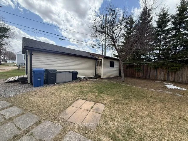 Photo 11 of 60 Egerton Street, Kapuskasing — HOMEH