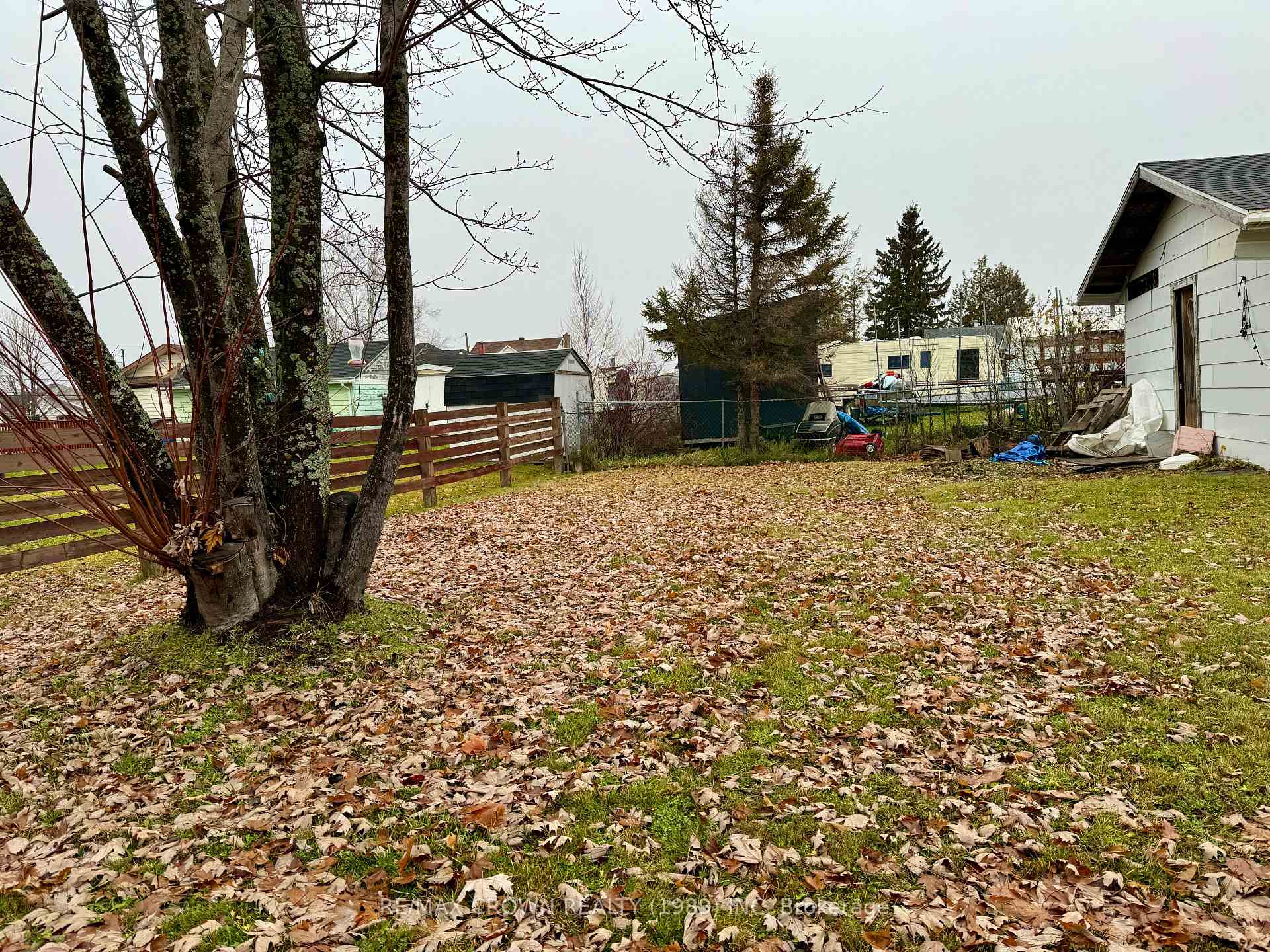 Photo 40 of 13 Brock Crescent, Kapuskasing — HOMEH