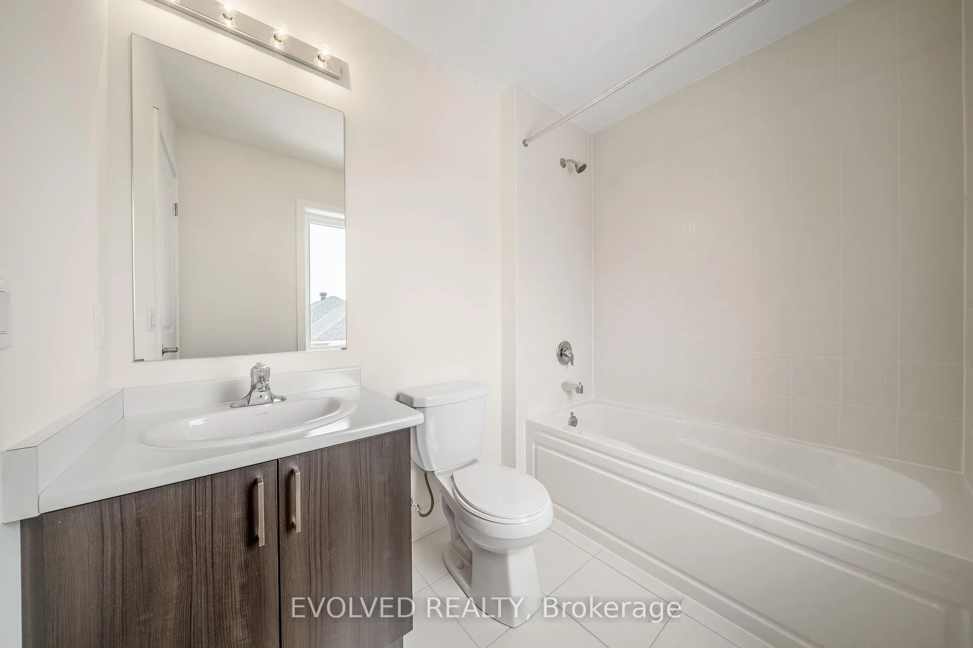 Photo 4 of 6 Hampton Lane, Barrie, Ardagh — HOMEH
