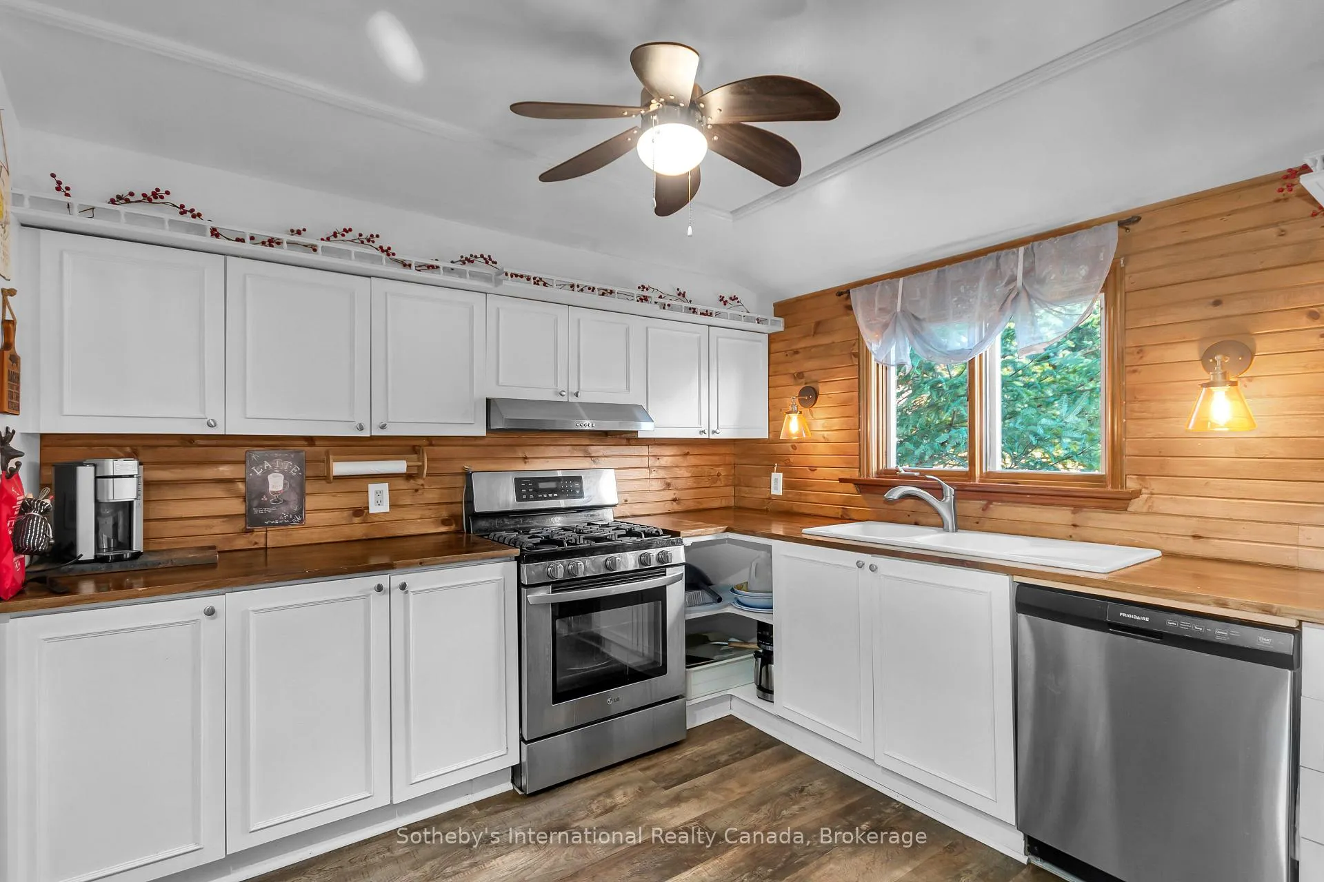 Photo 5 of 21 Sparrow Road, Kawartha Lakes, Somerville — HOMEH