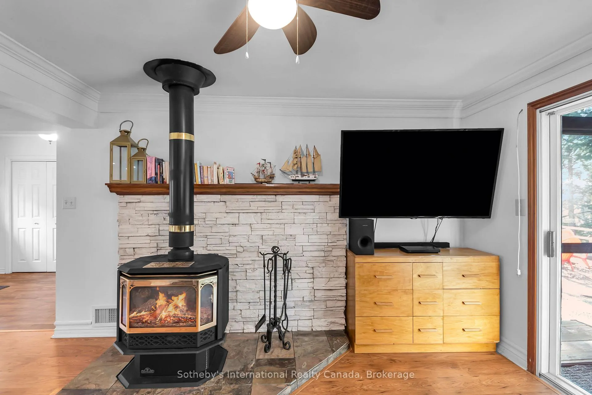 Photo 10 of 21 Sparrow Road, Kawartha Lakes, Somerville — HOMEH
