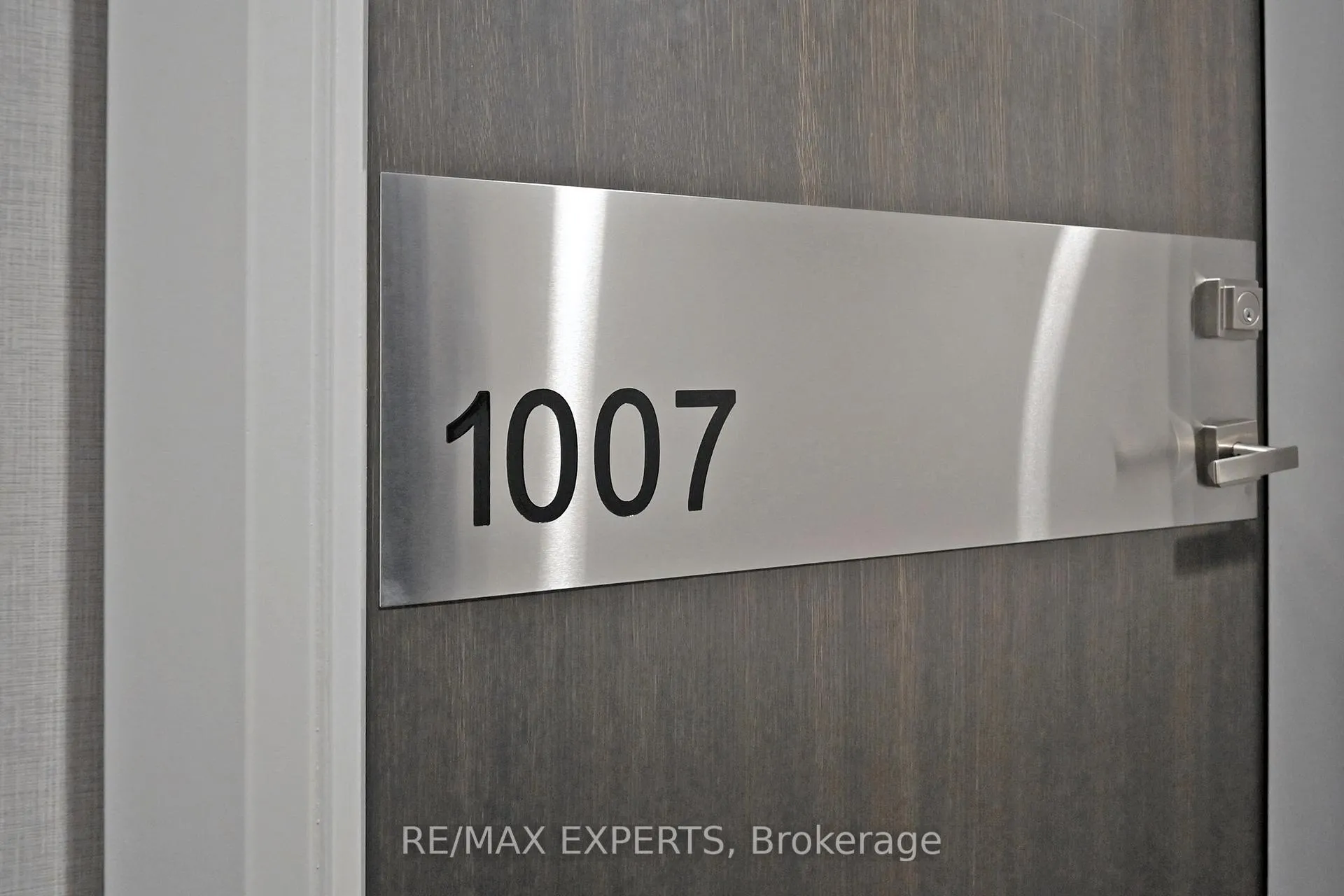 Photo 4 of Unit 1007, 500 Brock Avenue, Burlington, Brant — HOMEH