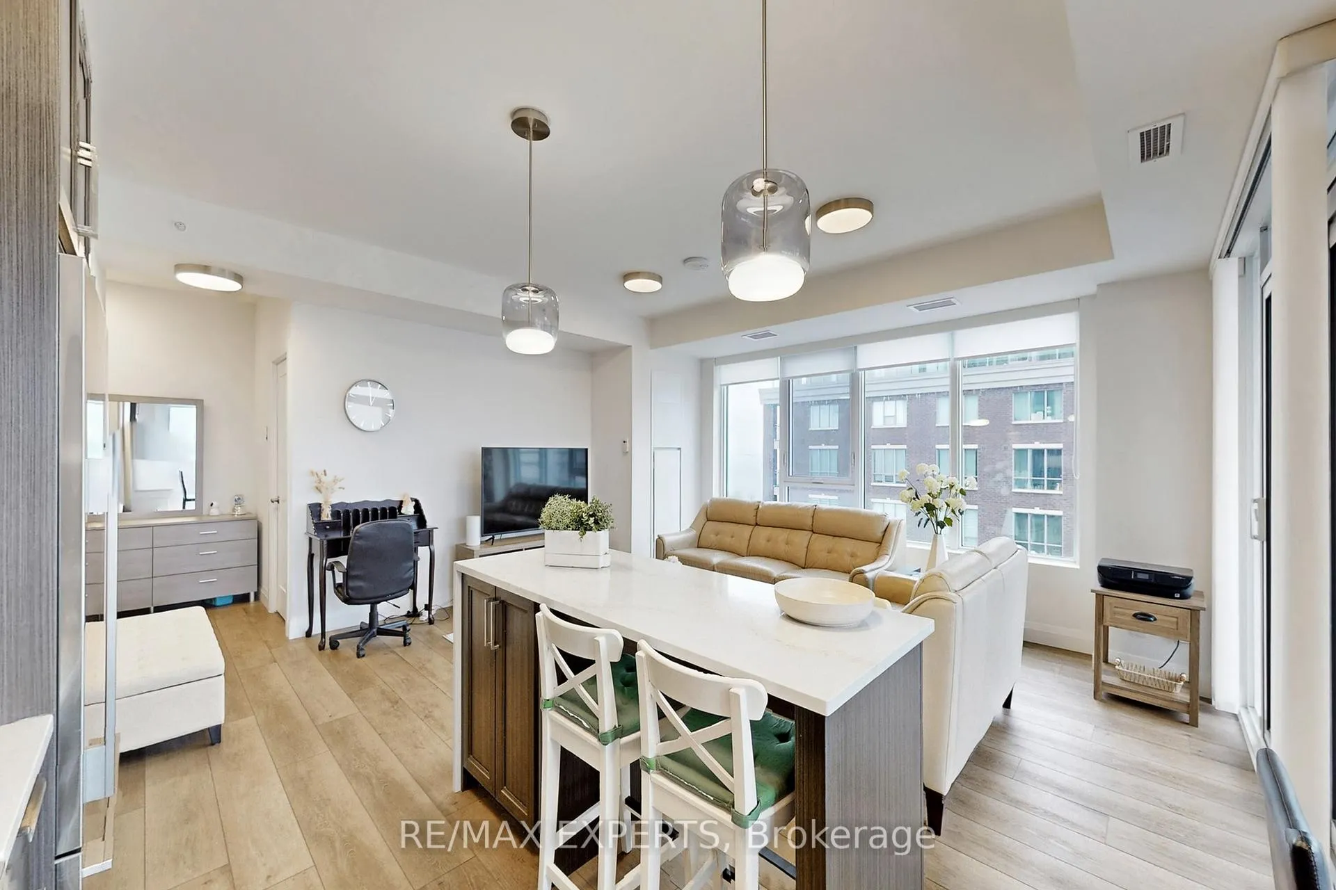Photo 10 of Unit 1007, 500 Brock Avenue, Burlington, Brant — HOMEH