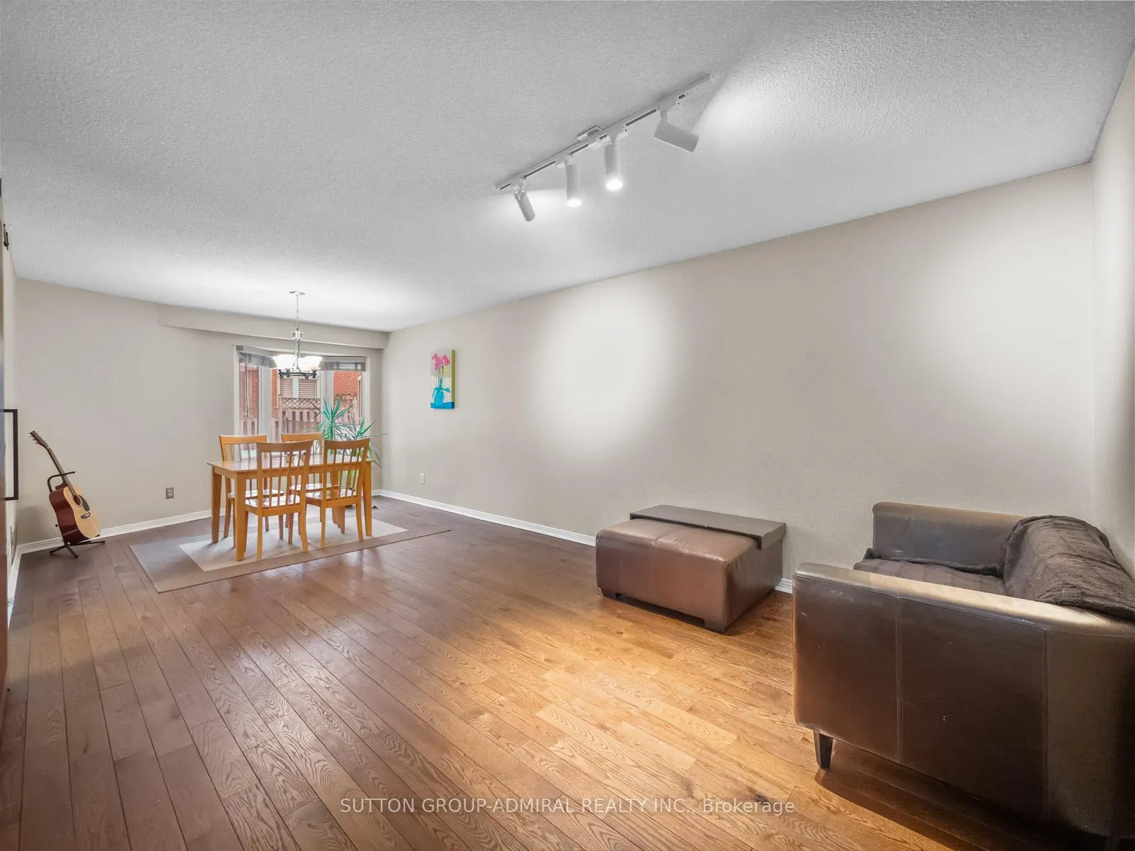 Photo 5 of 103 Winding Lane, Vaughan, Crestwood-Springfarm-Yorkhill — HOMEH