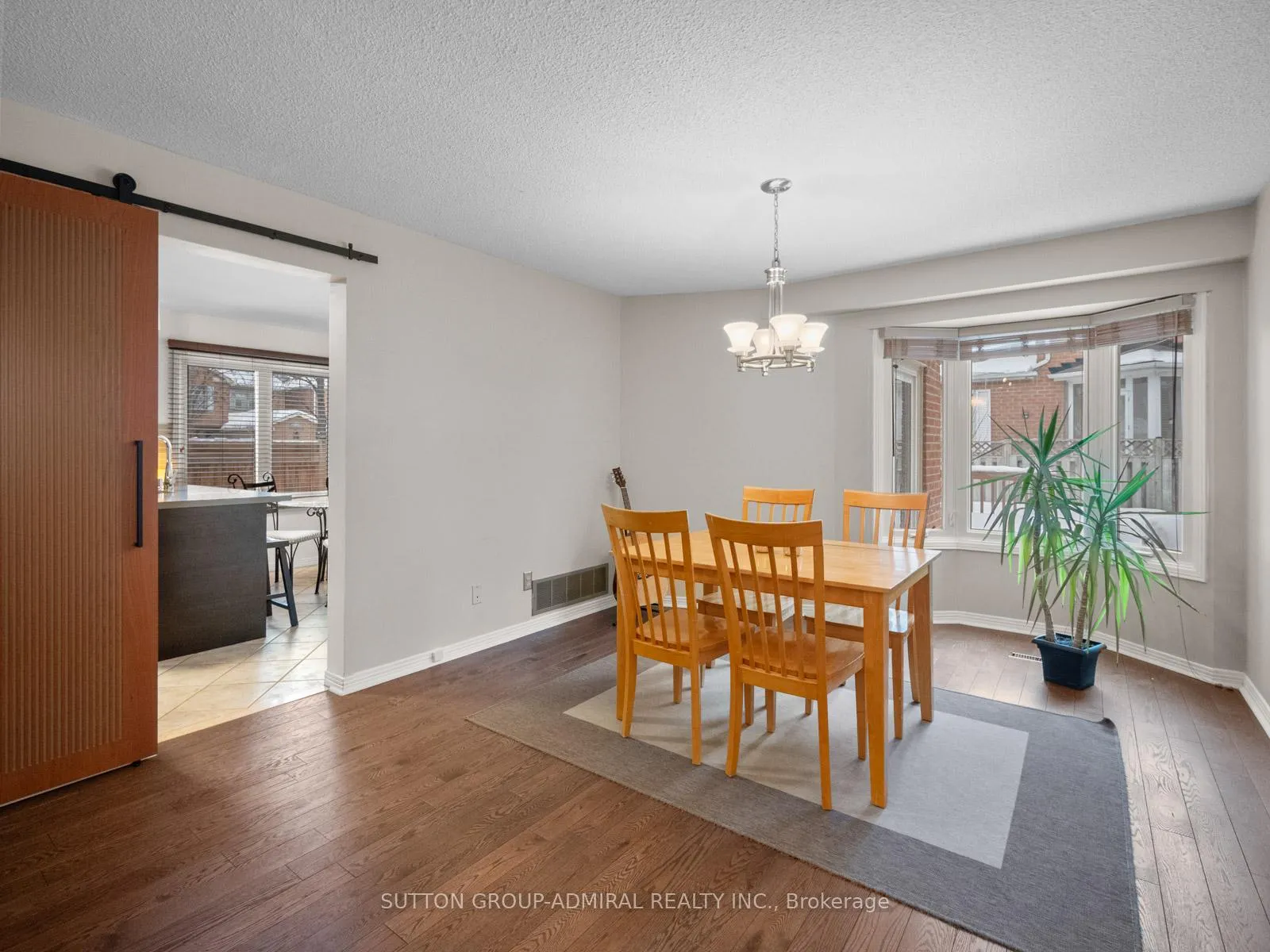 Photo 8 of 103 Winding Lane, Vaughan, Crestwood-Springfarm-Yorkhill — HOMEH