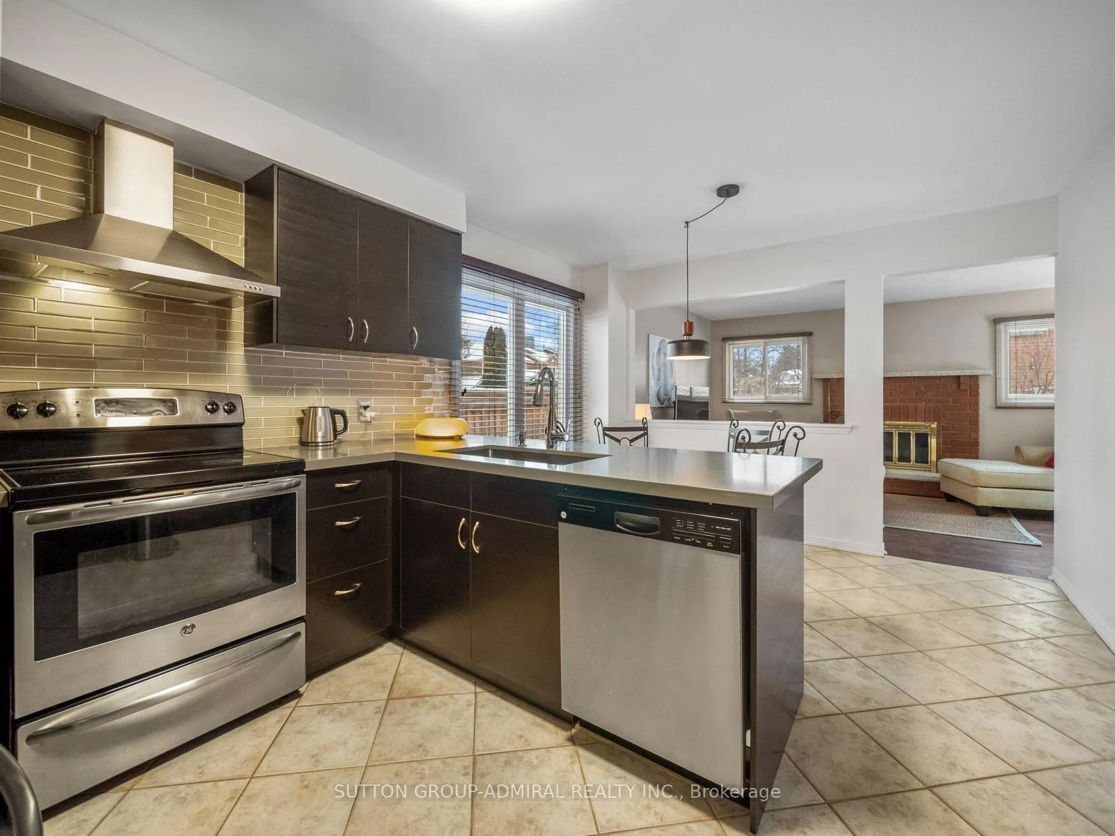 Photo 9 of 103 Winding Lane, Vaughan, Crestwood-Springfarm-Yorkhill — HOMEH