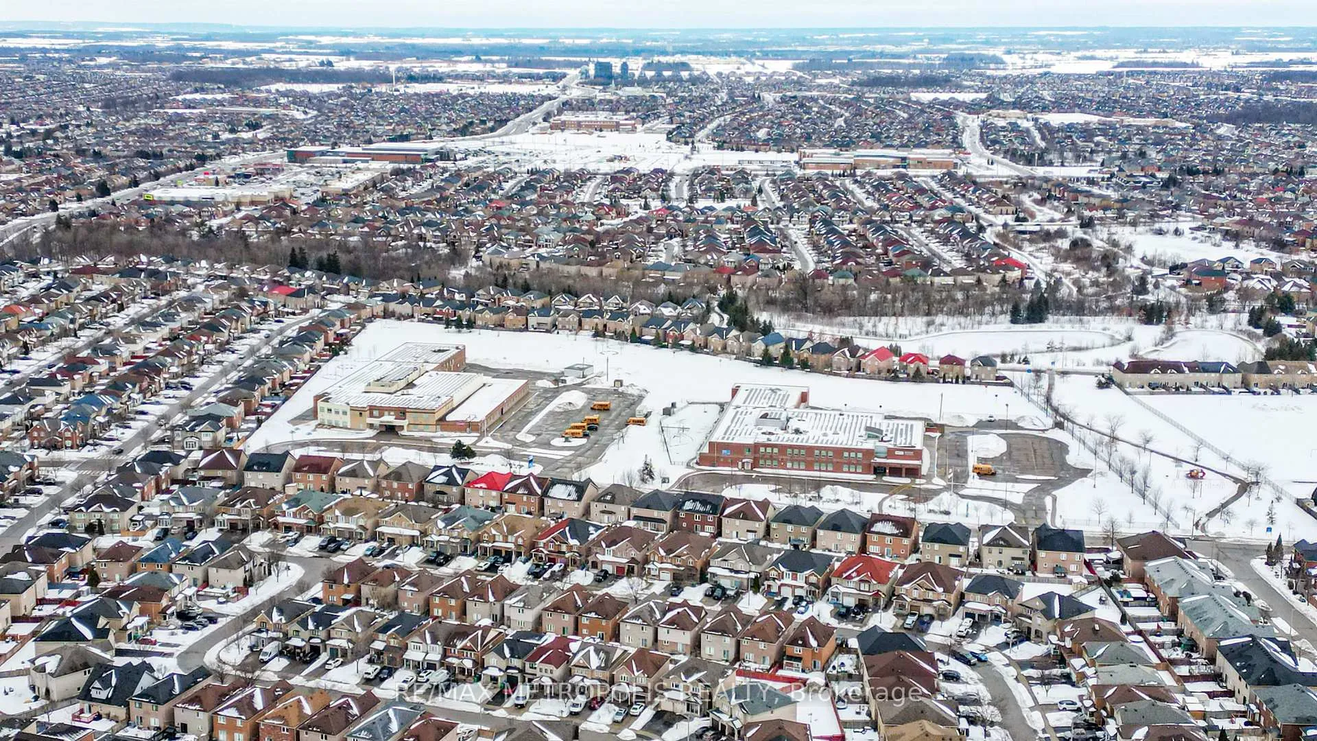 Photo 6 of 30 Todmorden Drive, Brampton, Northwest Sandalwood Parkway — HOMEH