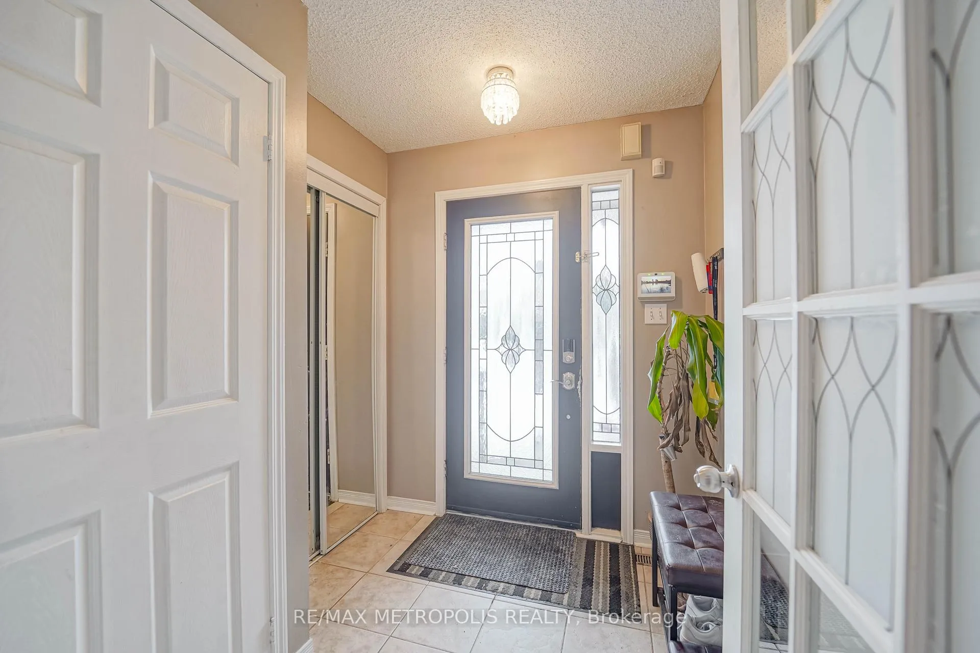 Photo 11 of 30 Todmorden Drive, Brampton, Northwest Sandalwood Parkway — HOMEH