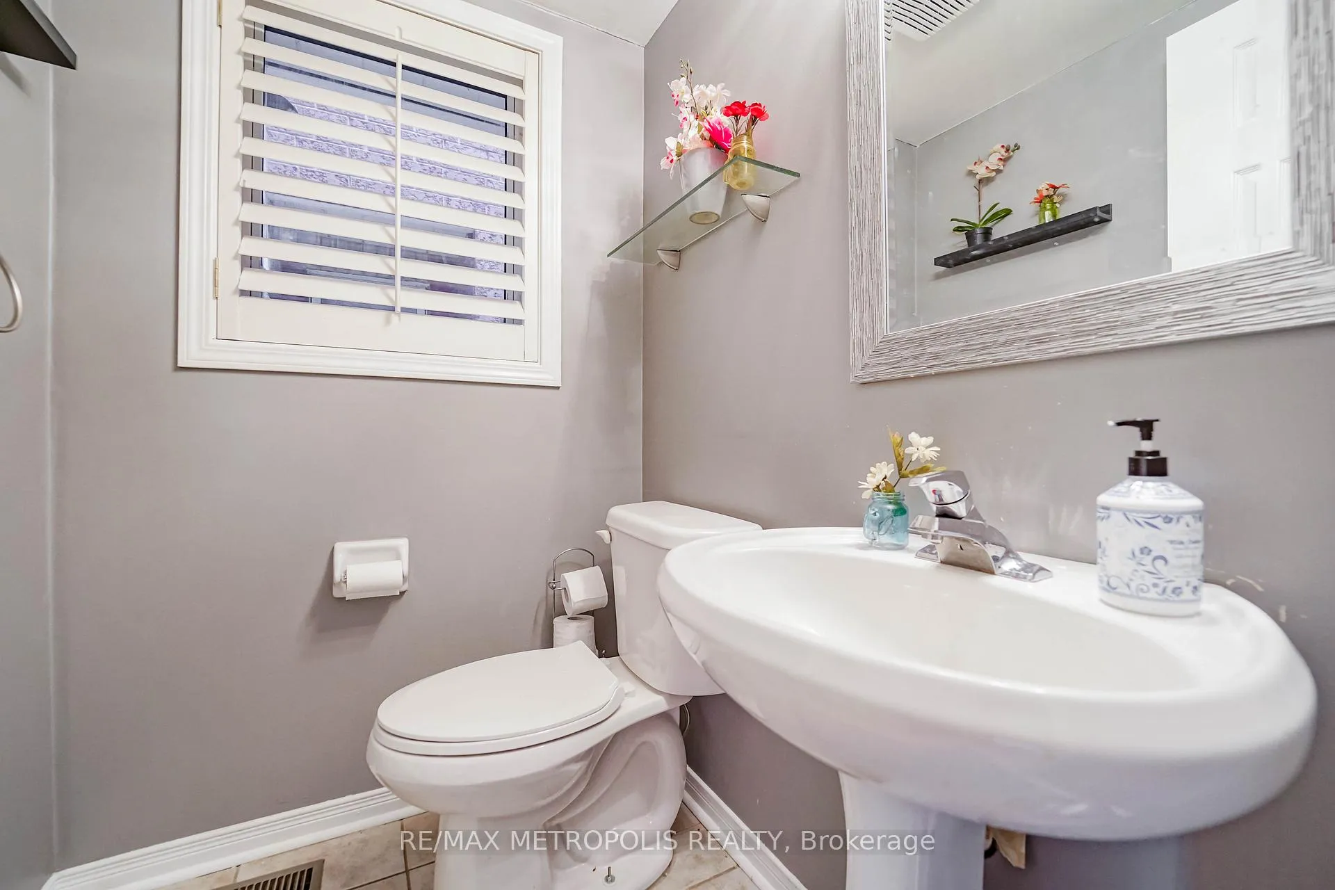 Photo 13 of 30 Todmorden Drive, Brampton, Northwest Sandalwood Parkway — HOMEH