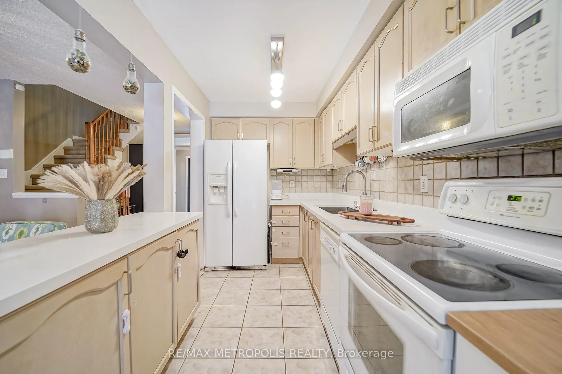 Photo 20 of 30 Todmorden Drive, Brampton, Northwest Sandalwood Parkway — HOMEH