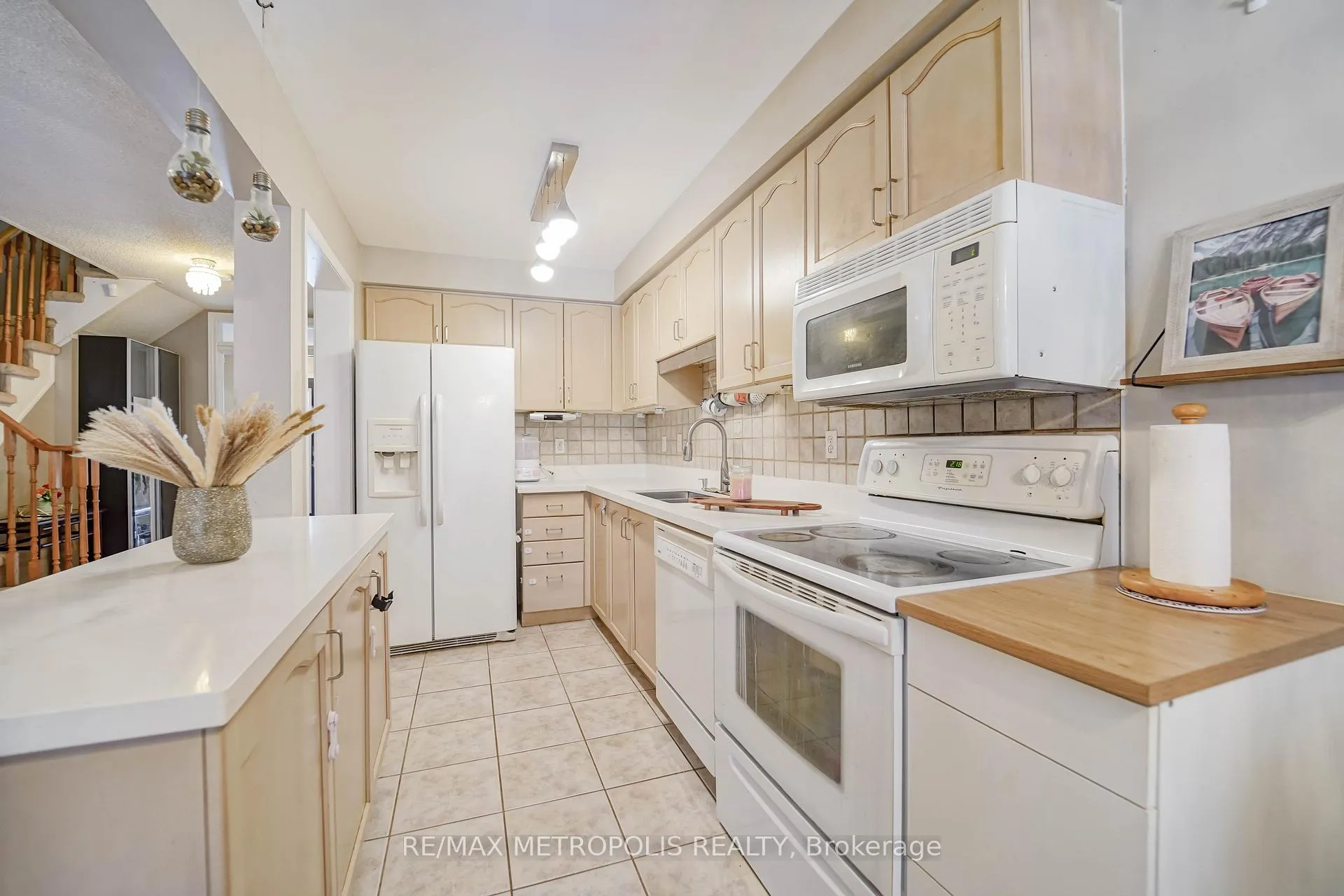 Photo 21 of 30 Todmorden Drive, Brampton, Northwest Sandalwood Parkway — HOMEH