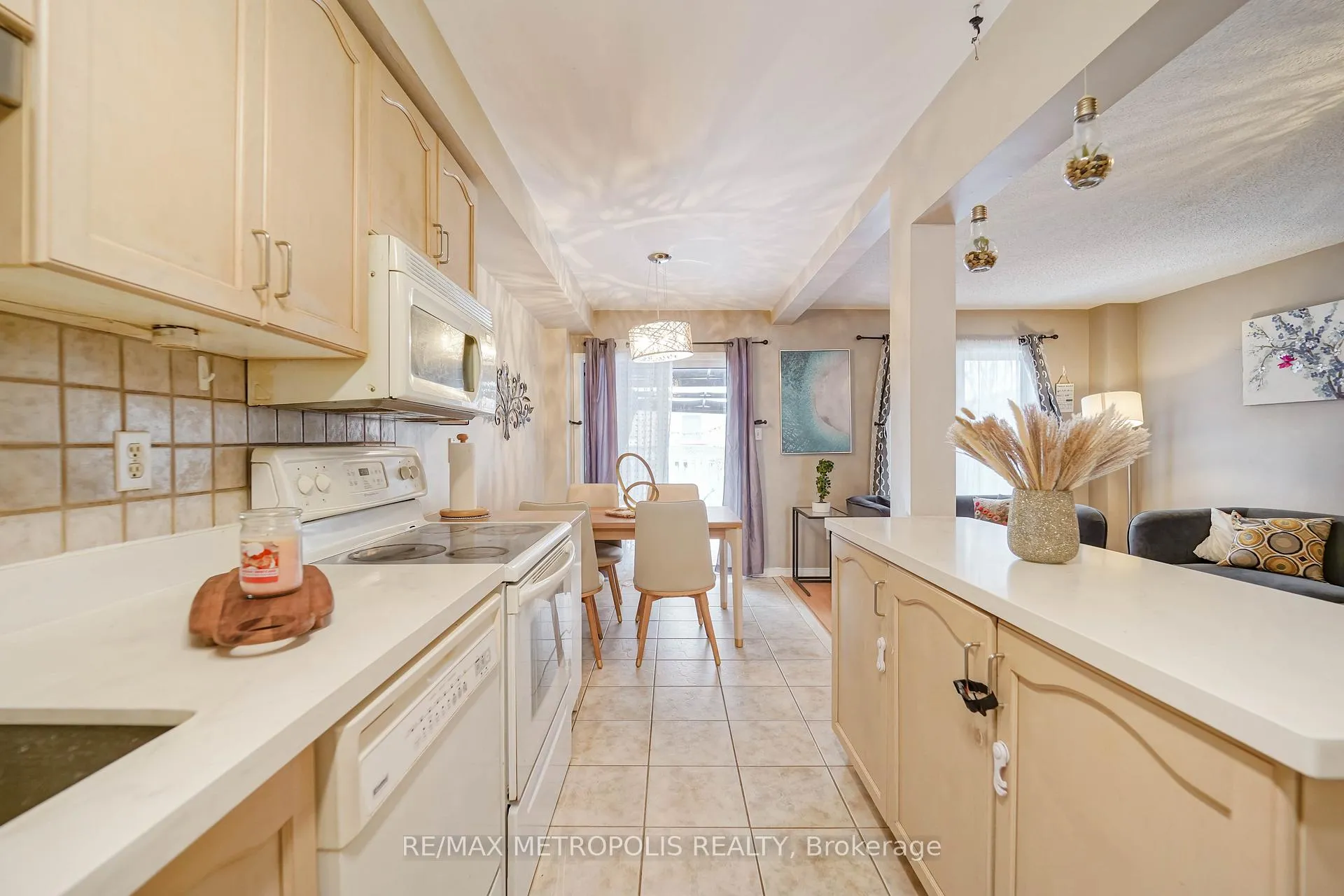 Photo 22 of 30 Todmorden Drive, Brampton, Northwest Sandalwood Parkway — HOMEH