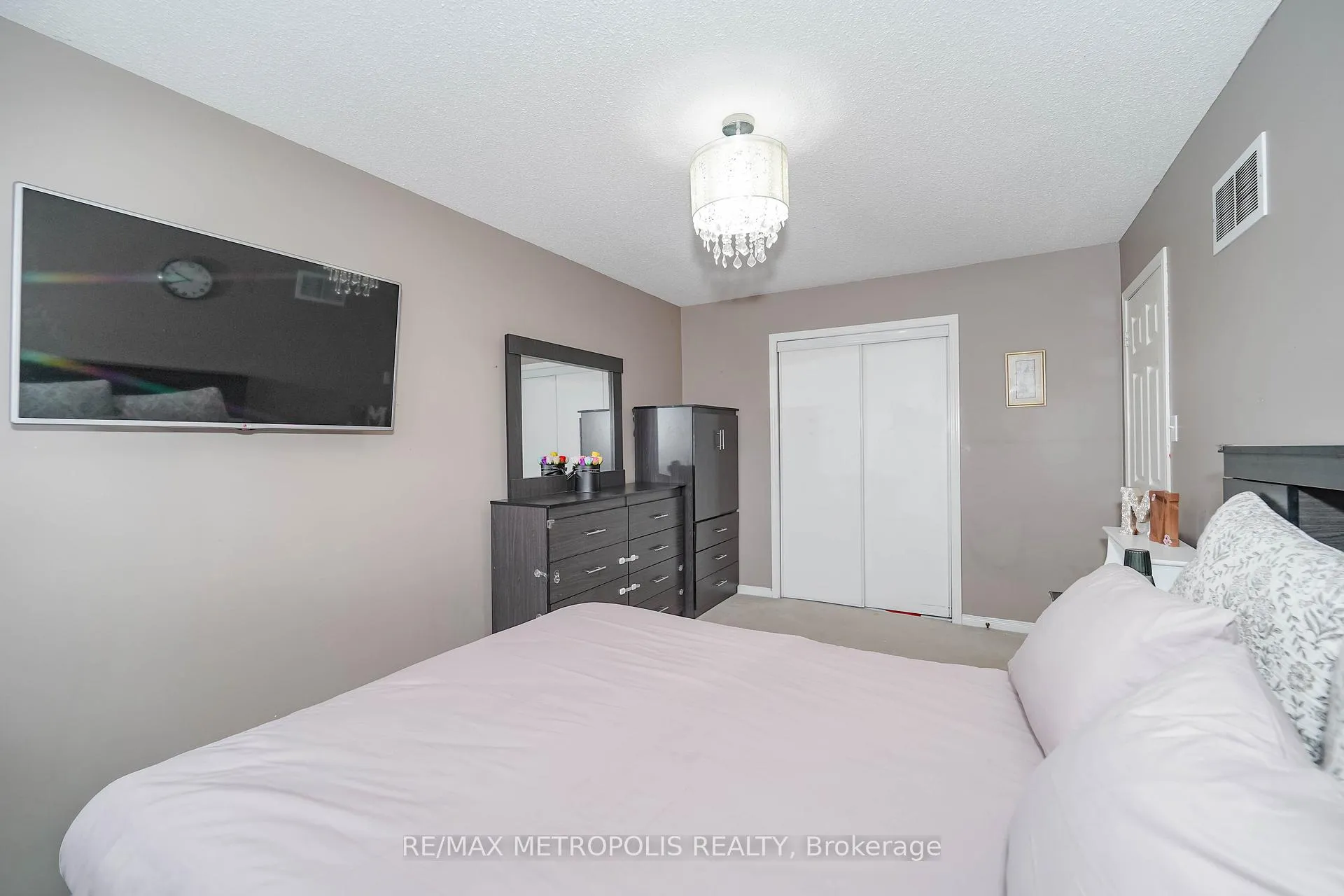 Photo 29 of 30 Todmorden Drive, Brampton, Northwest Sandalwood Parkway — HOMEH