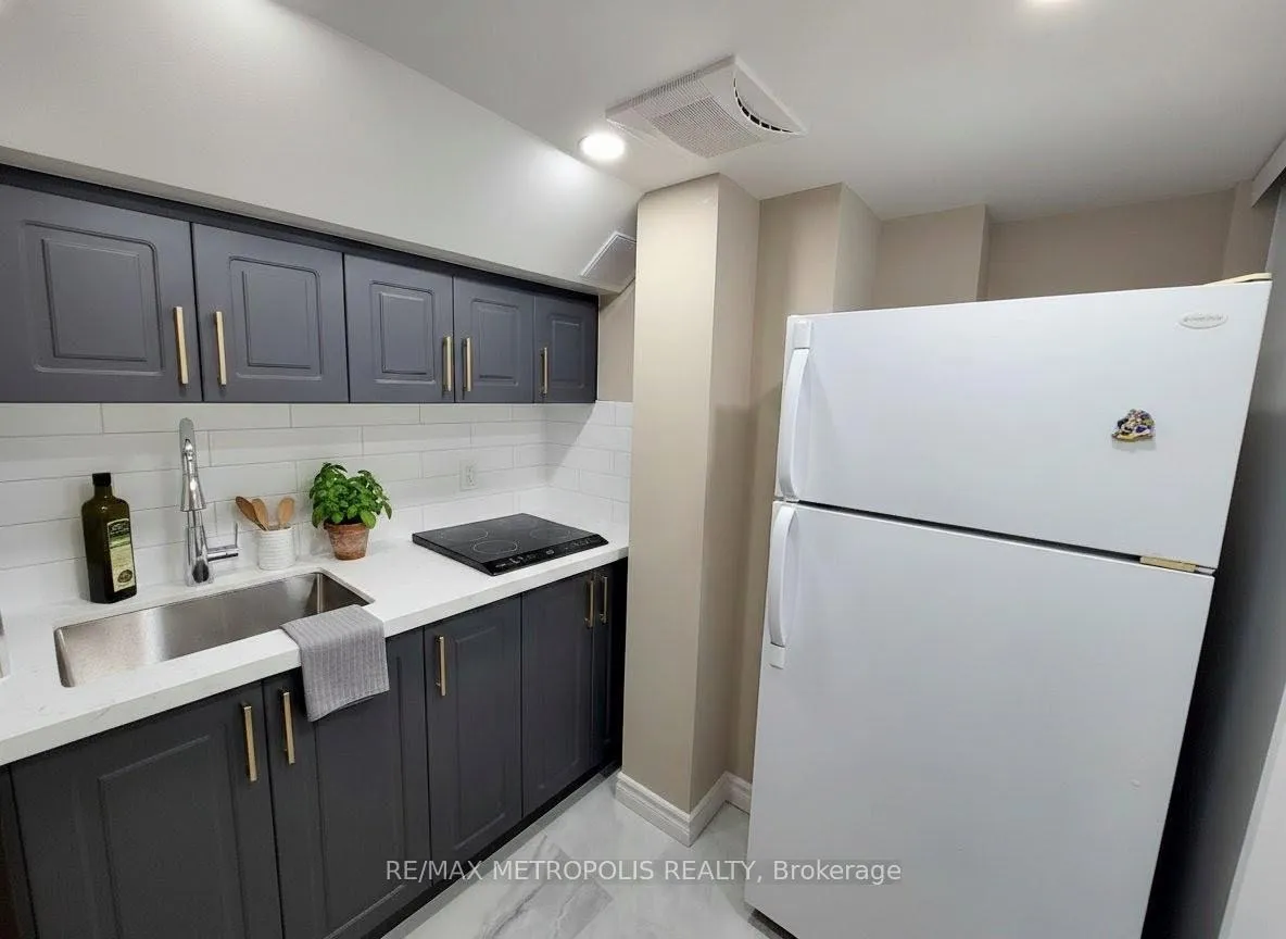 Photo 38 of 30 Todmorden Drive, Brampton, Northwest Sandalwood Parkway — HOMEH