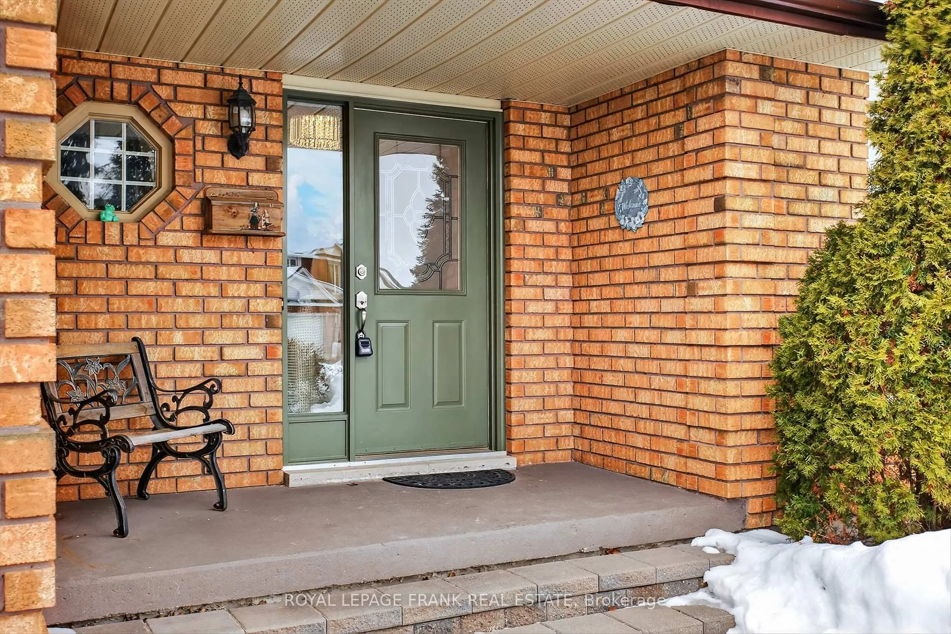 Photo 2 of 1821 Parkwood Circle, Peterborough, Monaghan Ward 2 — HOMEH