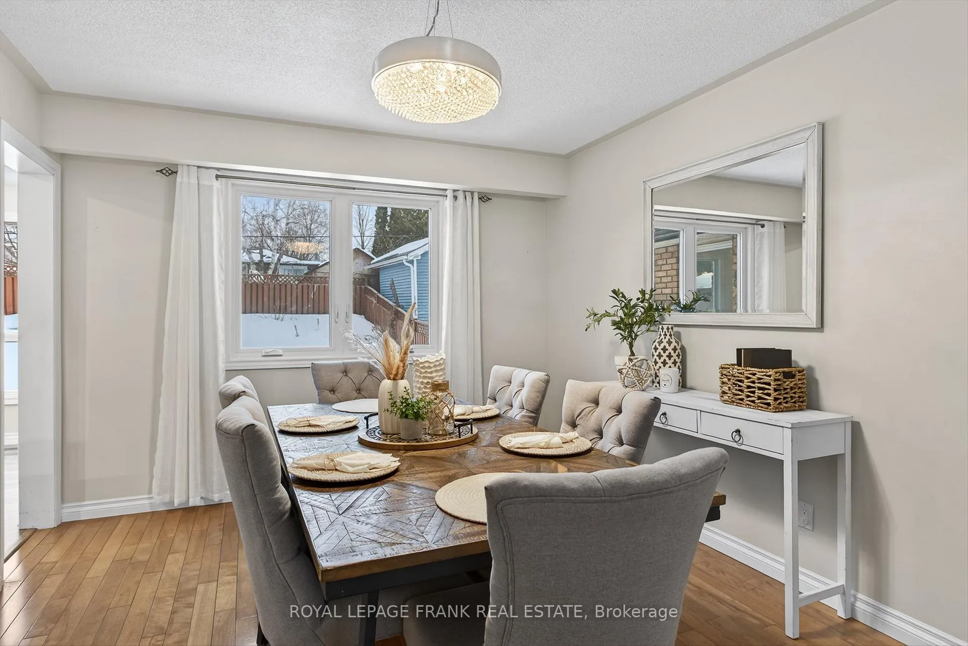 Photo 8 of 1821 Parkwood Circle, Peterborough, Monaghan Ward 2 — HOMEH