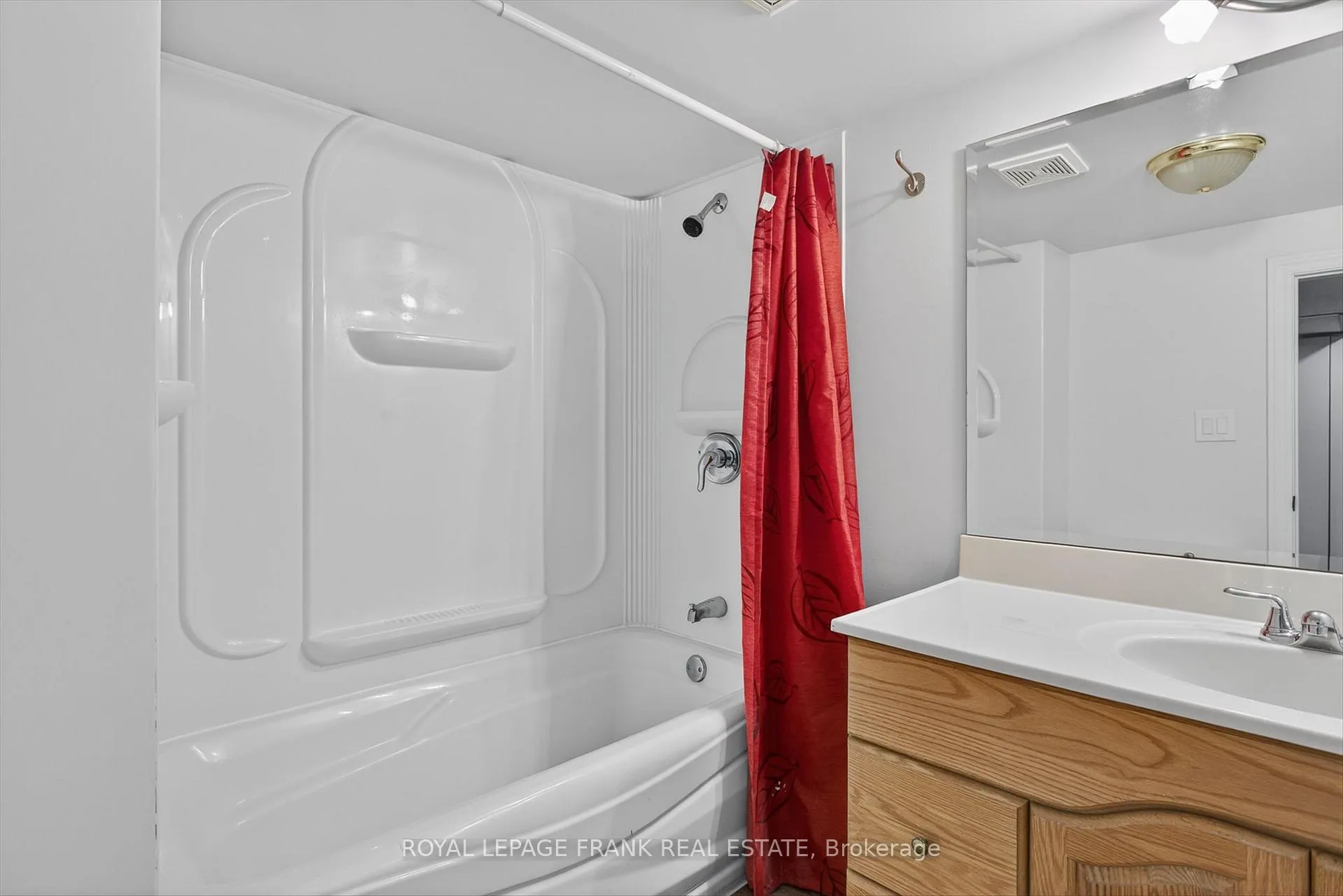 Photo 40 of 1821 Parkwood Circle, Peterborough, Monaghan Ward 2 — HOMEH