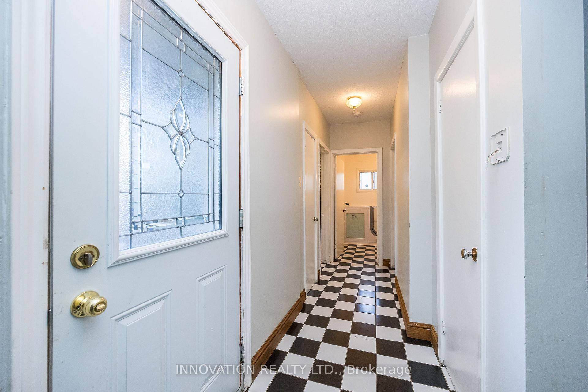 Photo 10 of 20 Sandridge Road, Ottawa, Manor Park — HOMEH