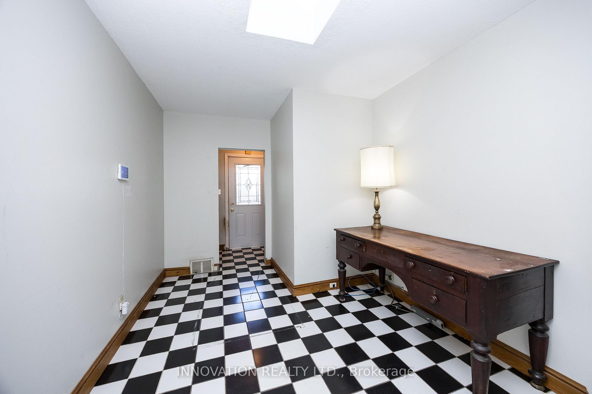 Photo 11 of 20 Sandridge Road, Ottawa, Manor Park — HOMEH