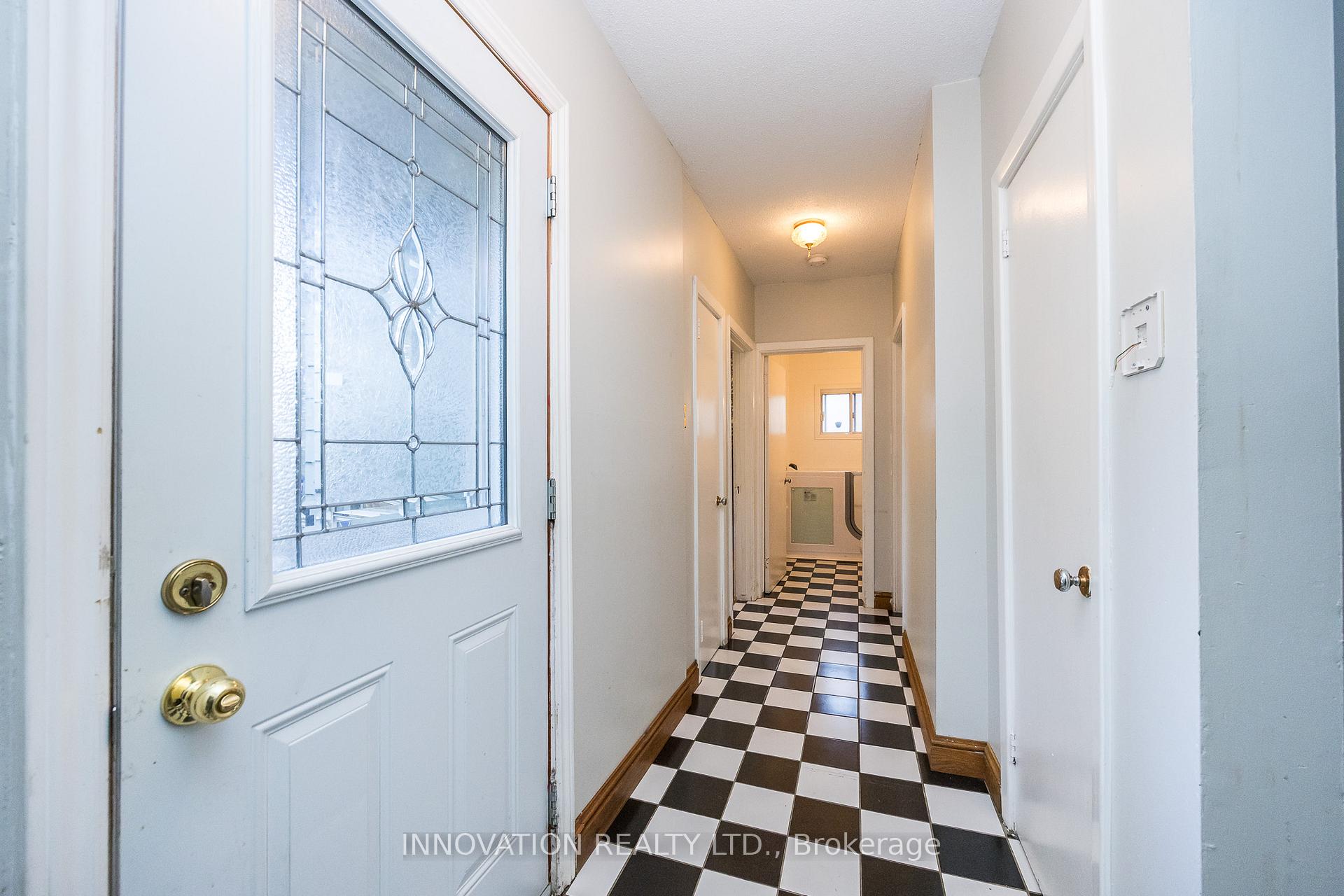 Photo 16 of 20 Sandridge Road, Ottawa, Manor Park — HOMEH