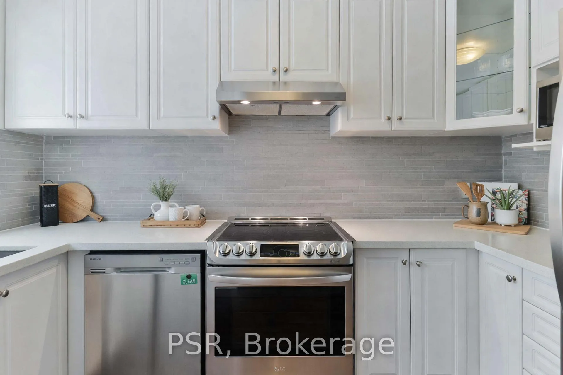 Photo 10 of 46 Galbraith Avenue, Toronto, O'Connor-Parkview — HOMEH