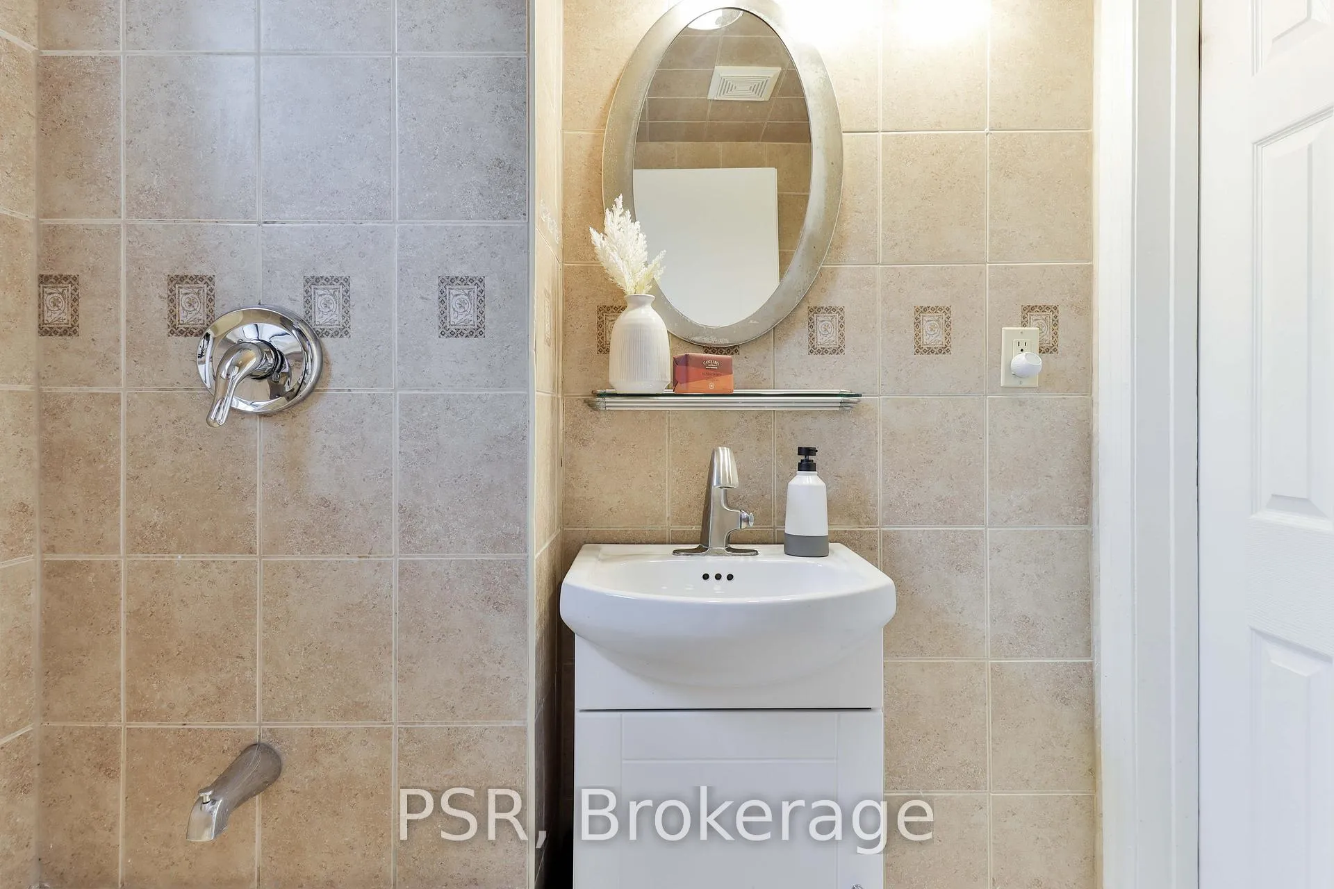 Photo 16 of 46 Galbraith Avenue, Toronto, O'Connor-Parkview — HOMEH