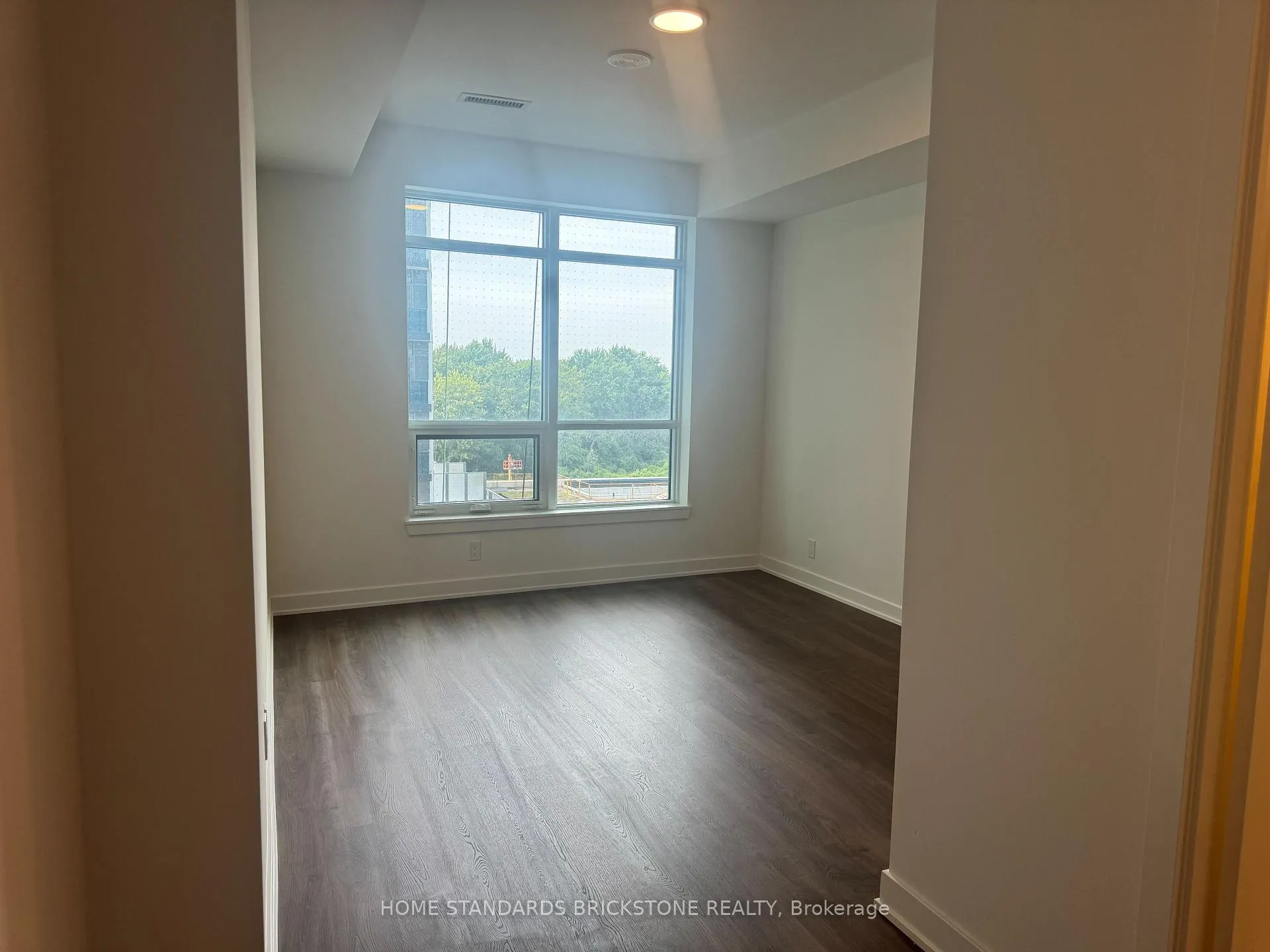 Photo 5 of Unit A-423, 30 Upper Mall Way, Vaughan, Brownridge — HOMEH