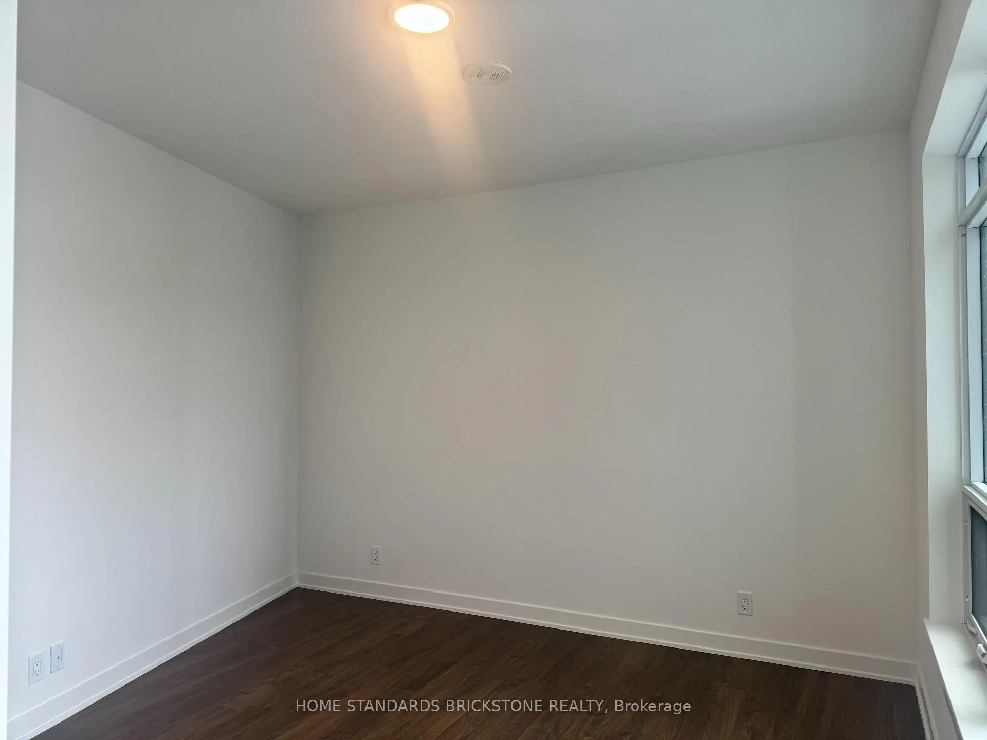 Photo 9 of Unit A-423, 30 Upper Mall Way, Vaughan, Brownridge — HOMEH