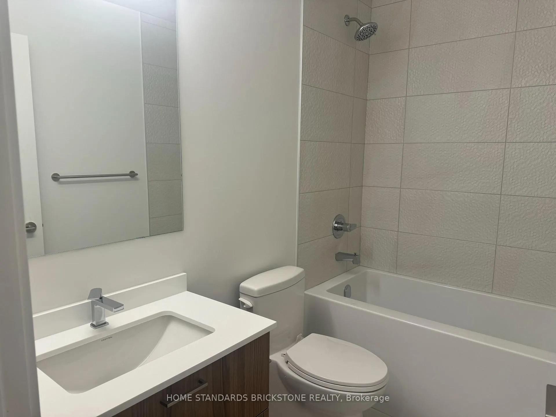 Photo 11 of Unit A-423, 30 Upper Mall Way, Vaughan, Brownridge — HOMEH
