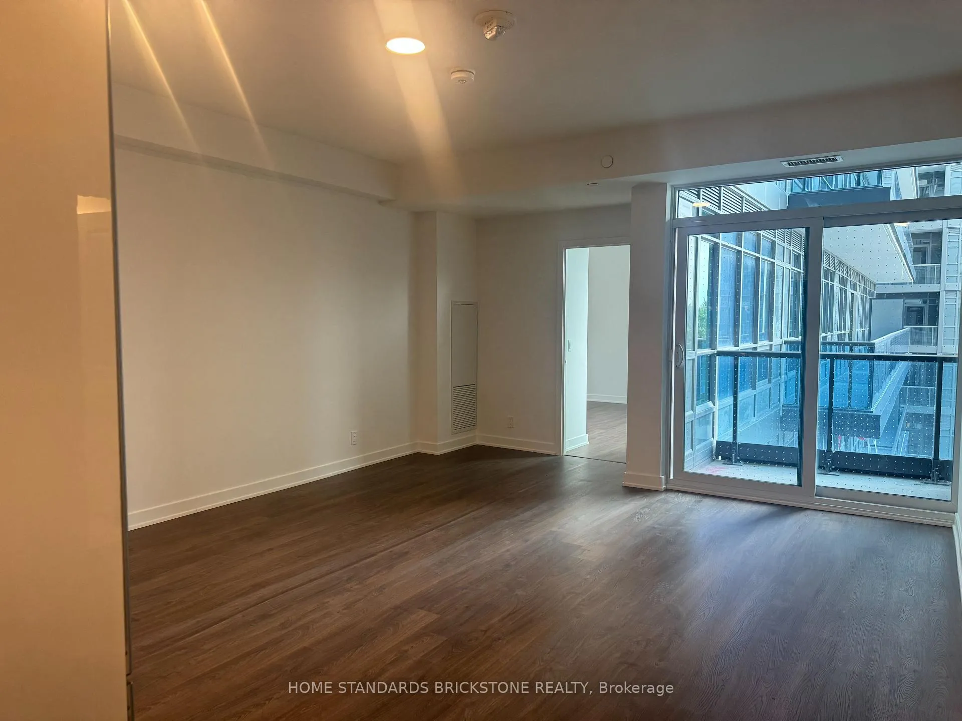 Photo 12 of Unit A-423, 30 Upper Mall Way, Vaughan, Brownridge — HOMEH
