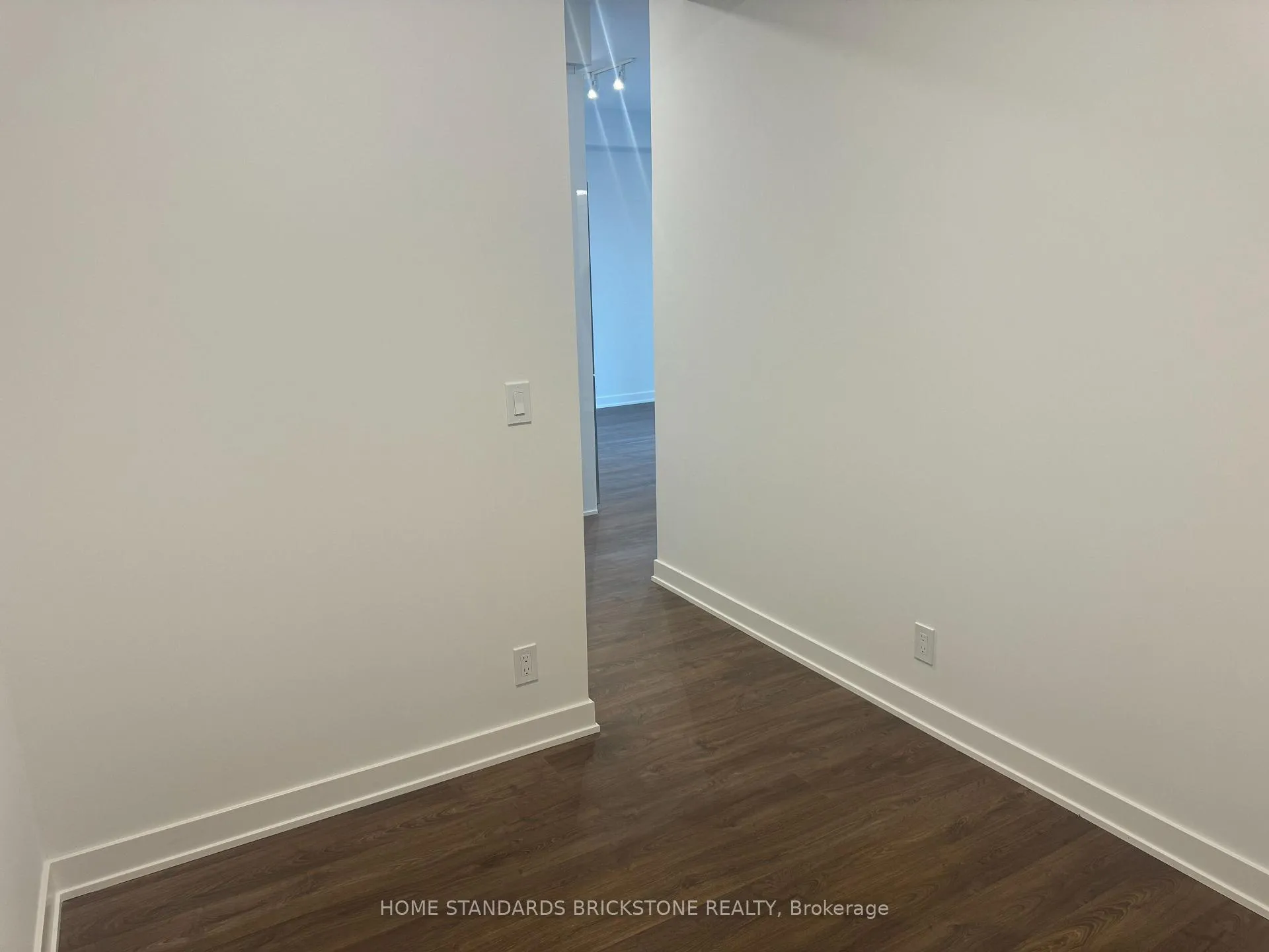 Photo 15 of Unit A-423, 30 Upper Mall Way, Vaughan, Brownridge — HOMEH