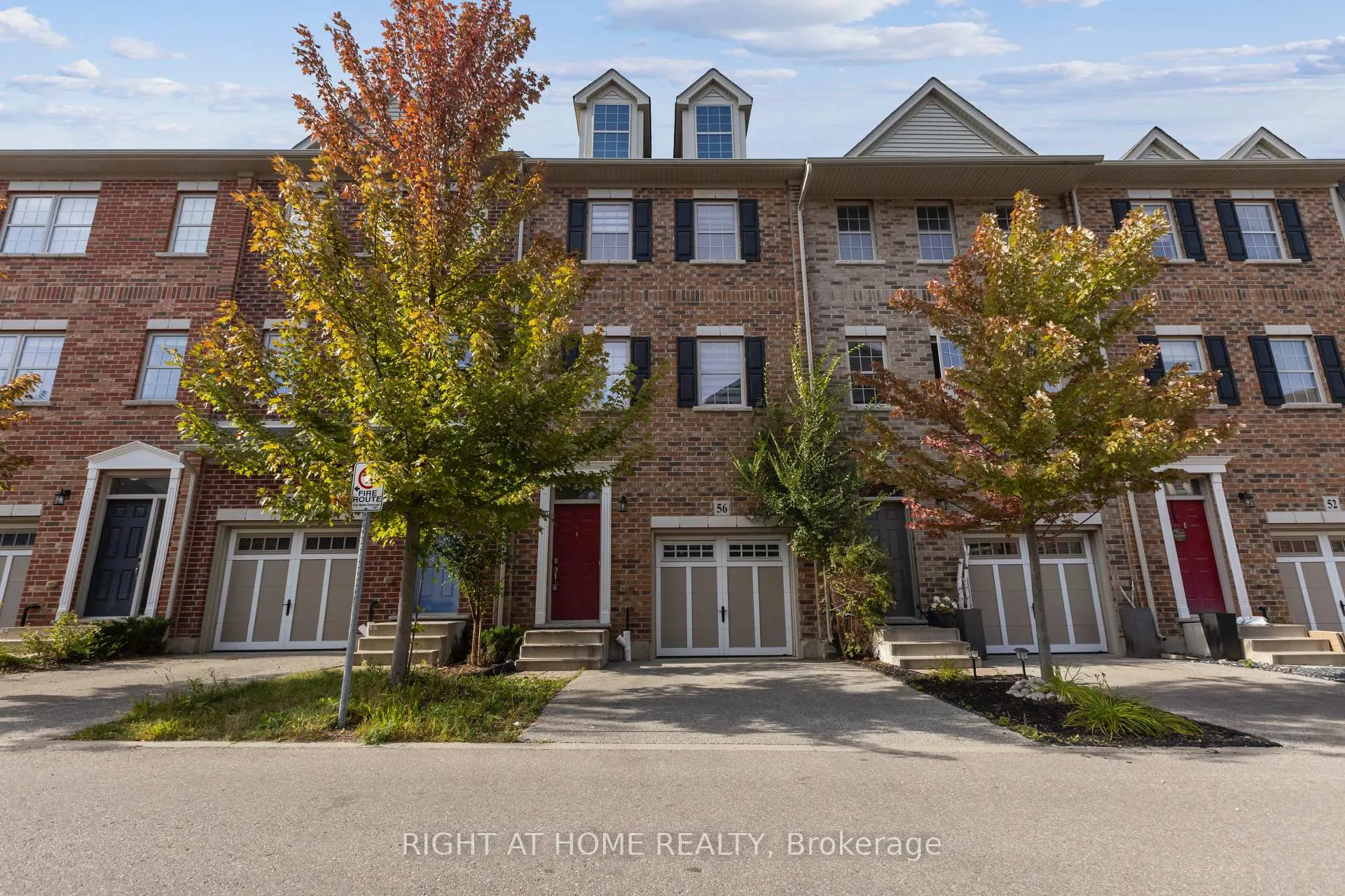 Photo 5 of 56 Robert Peel Road, Kitchener — HOMEH