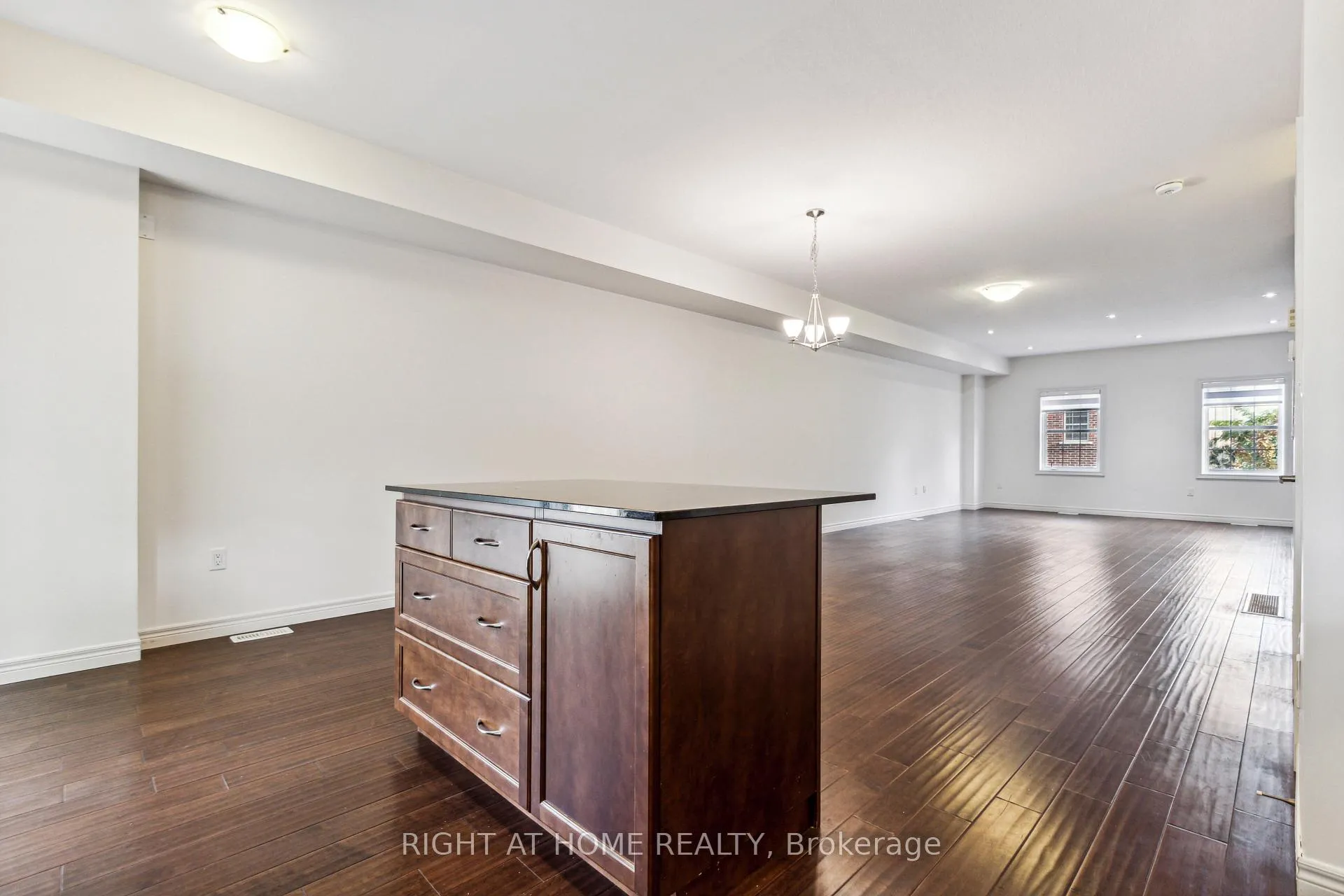 Photo 13 of 56 Robert Peel Road, Kitchener — HOMEH