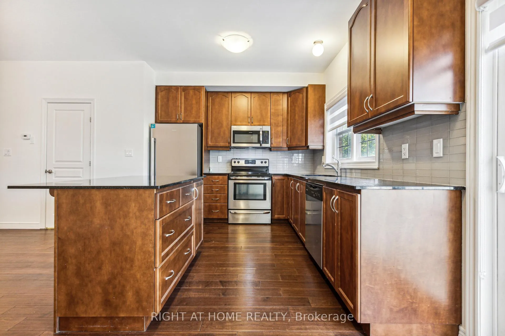 Photo 17 of 56 Robert Peel Road, Kitchener — HOMEH