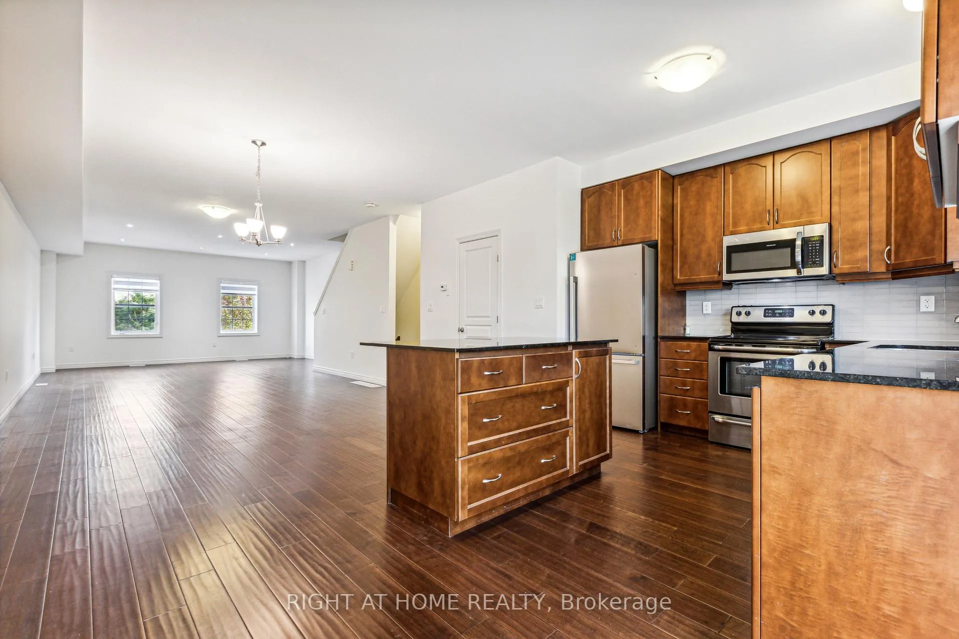 Photo 18 of 56 Robert Peel Road, Kitchener — HOMEH