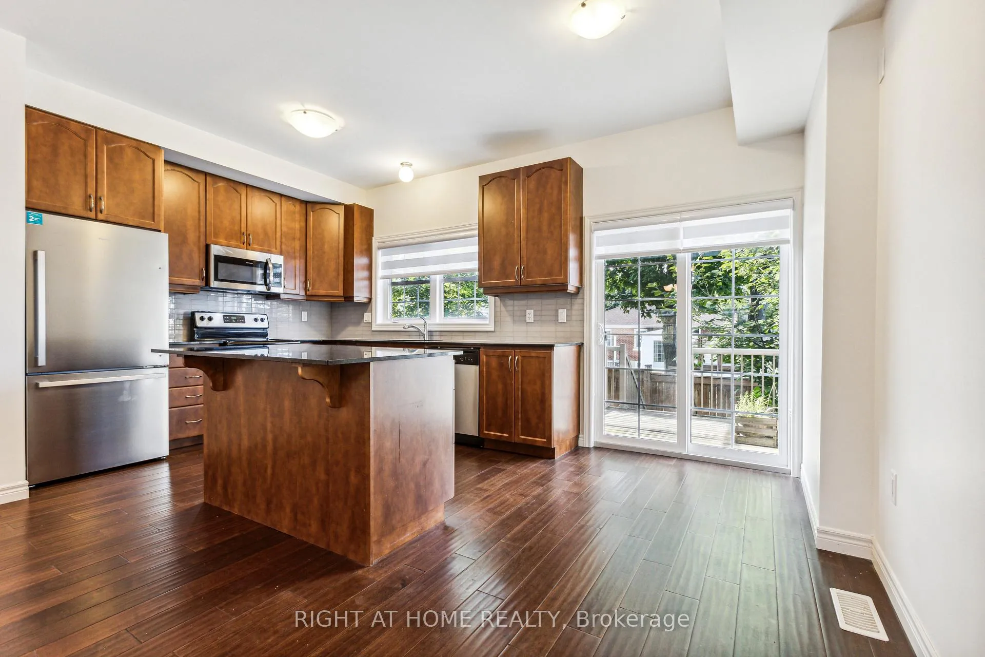 Photo 20 of 56 Robert Peel Road, Kitchener — HOMEH