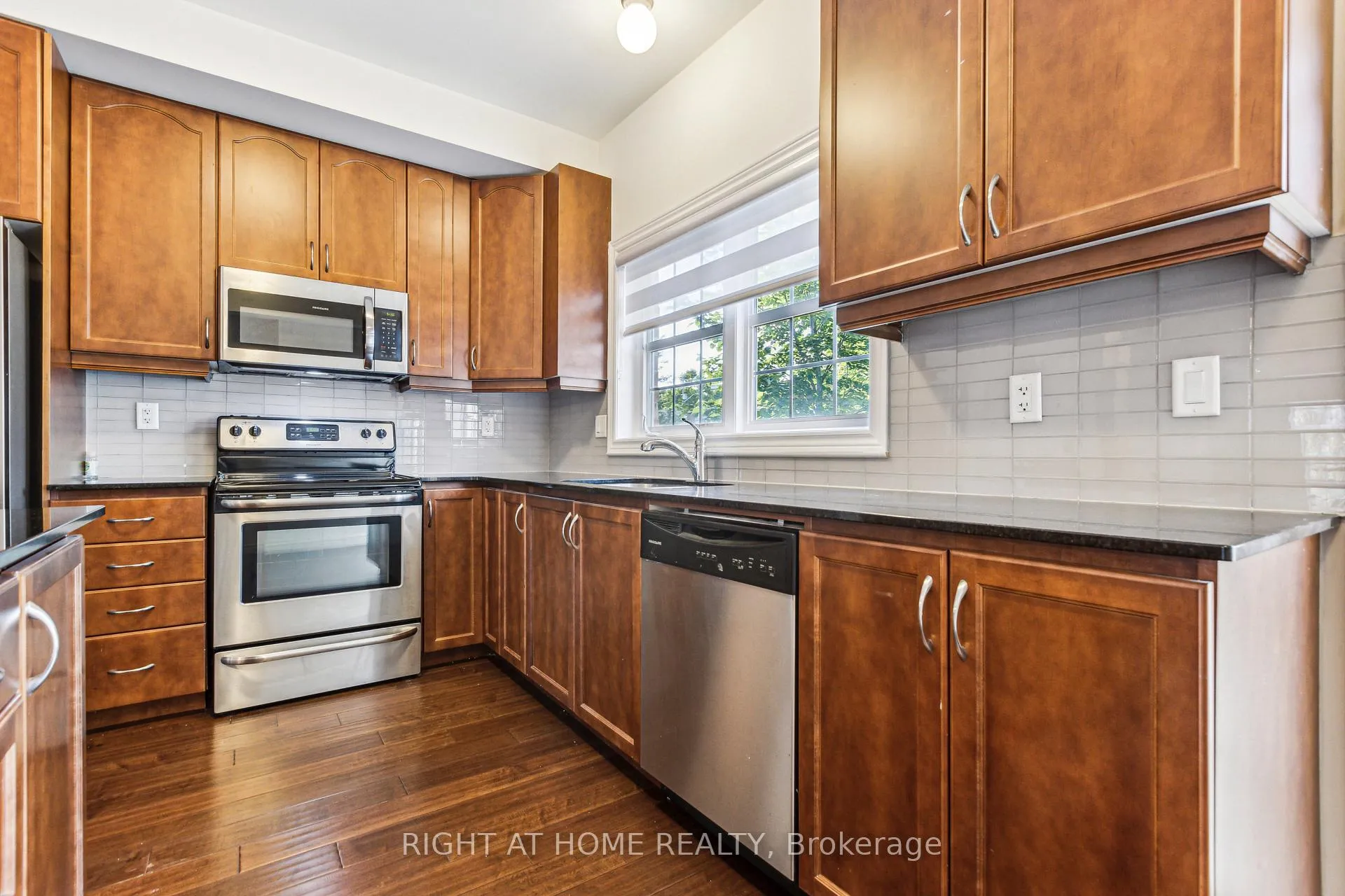 Photo 21 of 56 Robert Peel Road, Kitchener — HOMEH