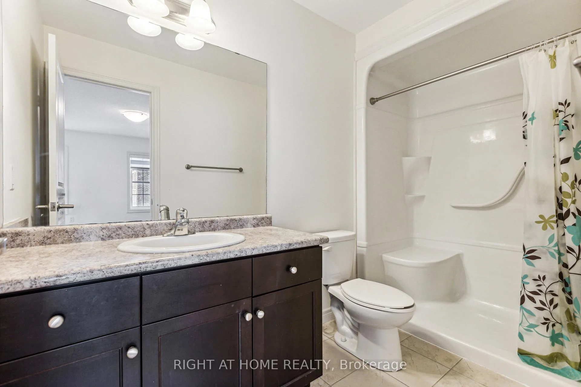 Photo 23 of 56 Robert Peel Road, Kitchener — HOMEH